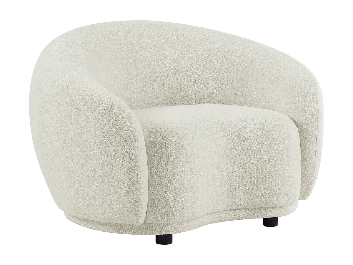 Fauteuil Japandi enveloppant en bouclette blanc ivoire avec pieds en bois - Bovana