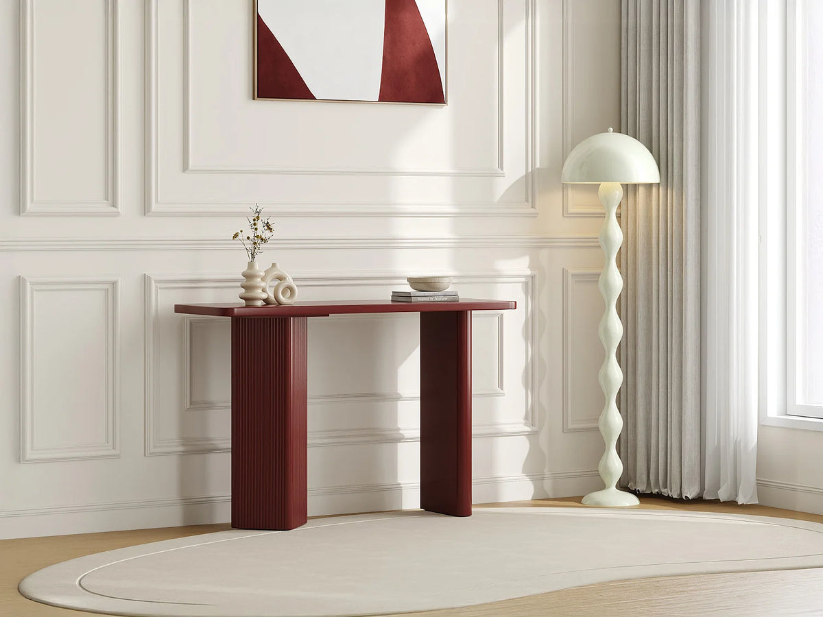 Console Japandi à pieds asymétriques cannelés en MDF laqué bordeaux 120 x 76 cm - Kaveline