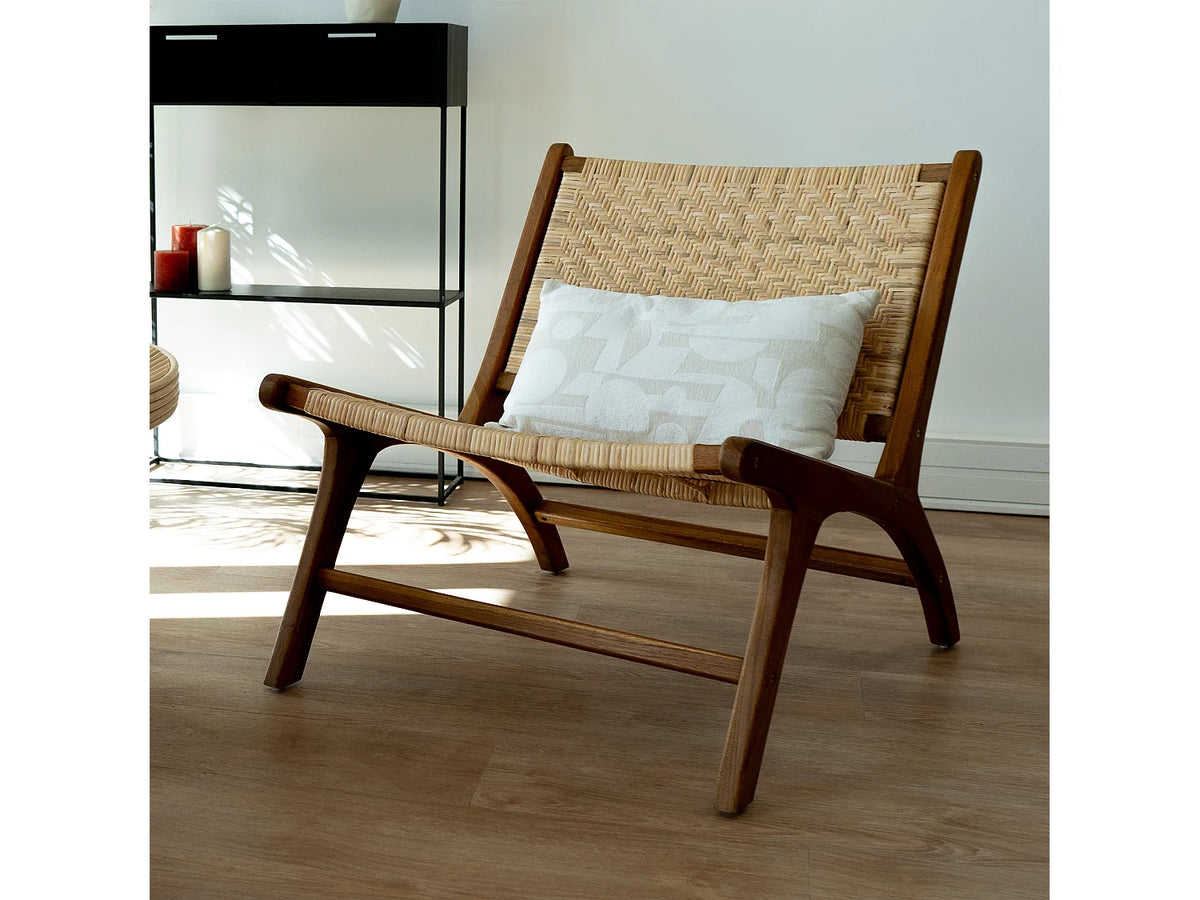 Fauteuil Japandi en bois de teck et rotin tressé naturel - Kilka