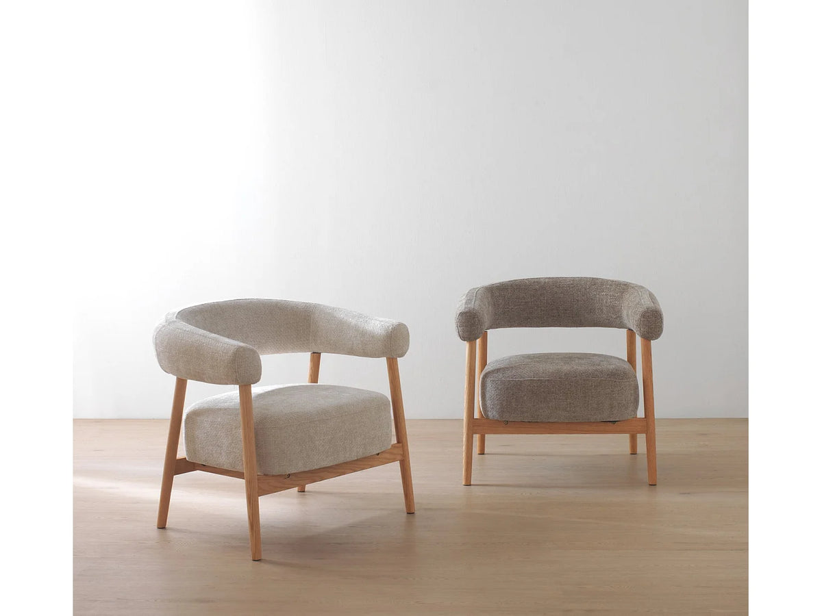Fauteuil Japandi en bois de chêne et tissu chenille blanc