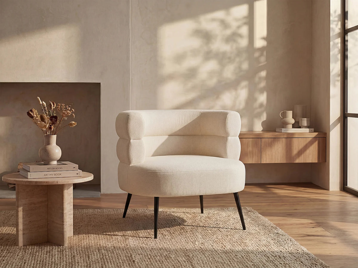 Fauteuil Japandi en tissu beige avec pieds en métal - Camedo