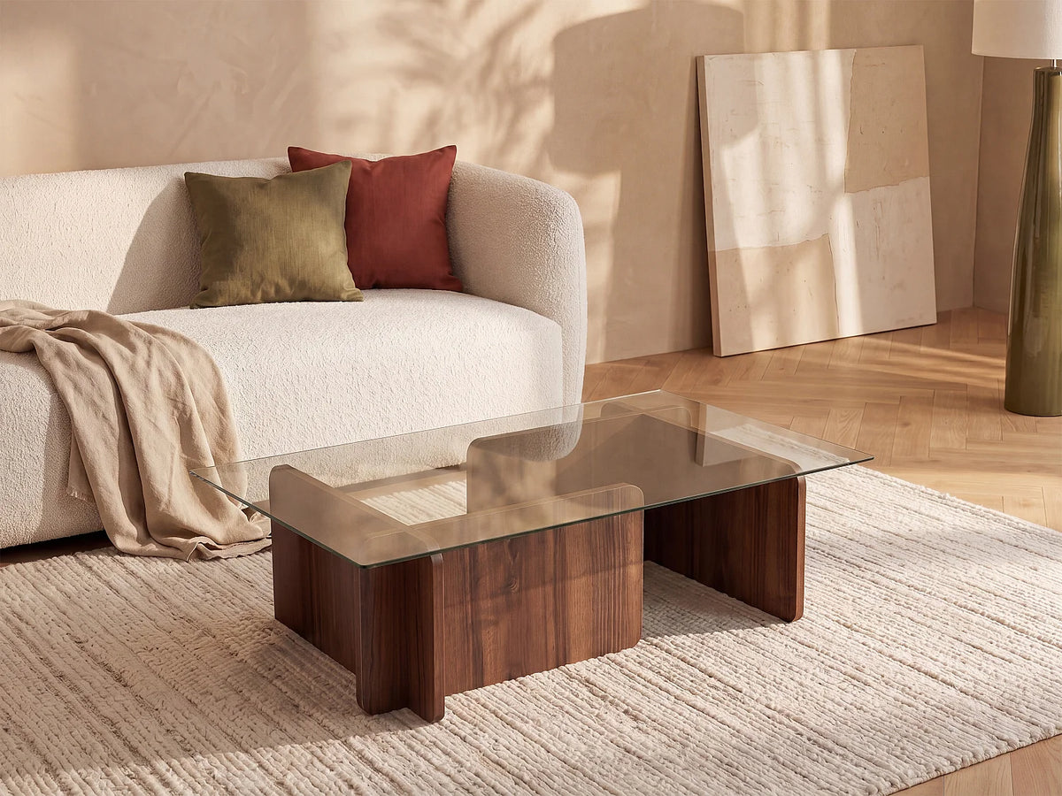 Table basse Japandi en verre trempé et piètement sculptural naturel foncé 105 x 65 cm - Azra