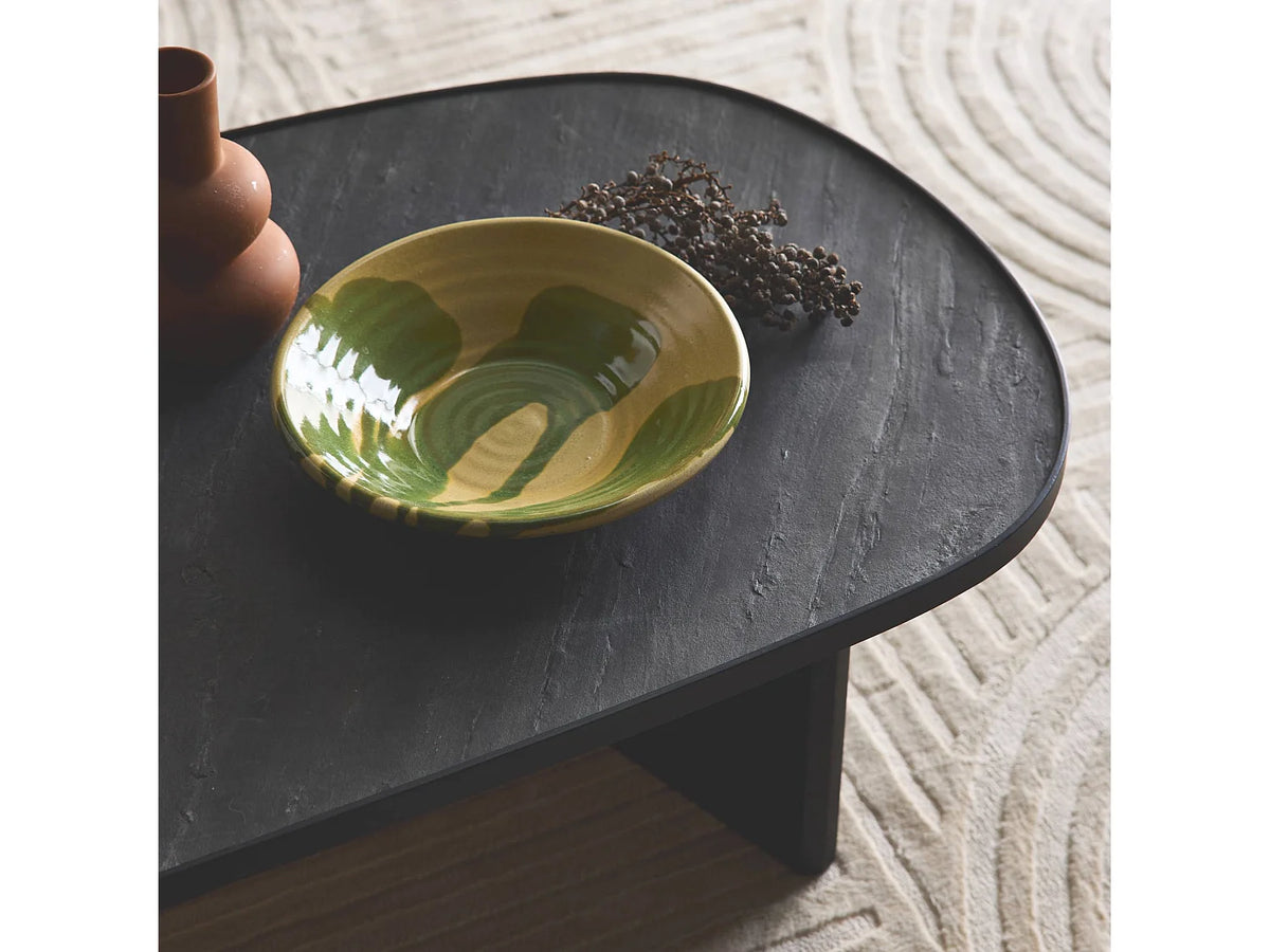 Table basse Japandi ovale en bois de manguier et placage pierre noire 119,5 x 60 cm