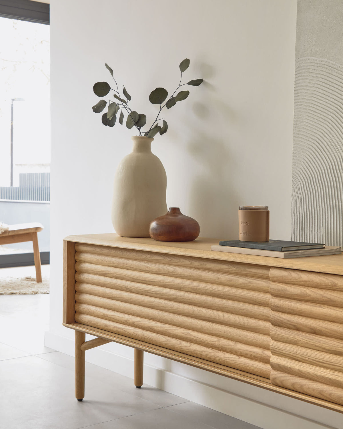 Meuble TV Japandi 2 portes en bois et placage de chêne 200 x 57 cm - Lenon