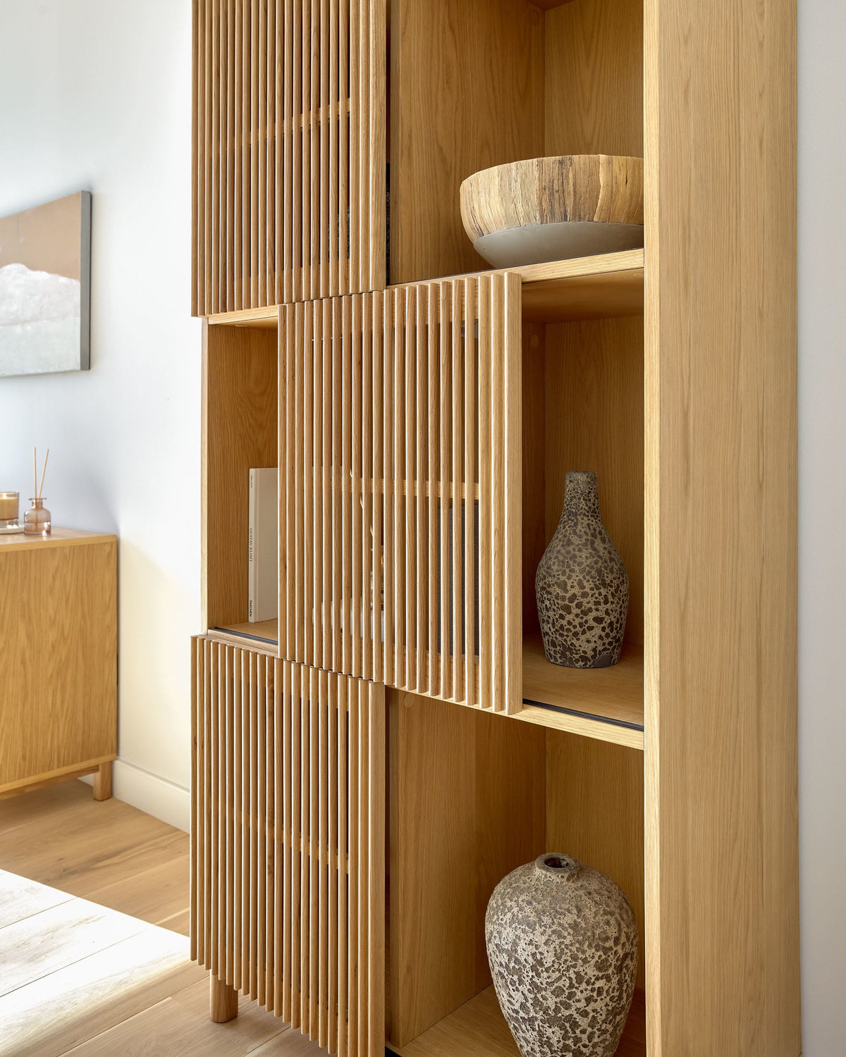 Étagère Japandi en bois de frêne et placage de chêne 84,5 x 170 cm - Beyla