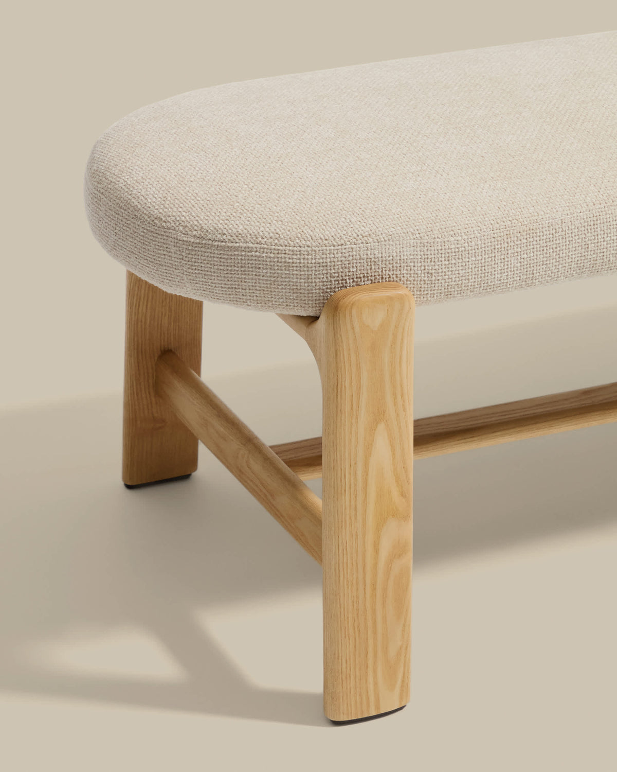 Banc Japandi en chenille beige et bois de frêne finition ton naturel 120 cm - Granite