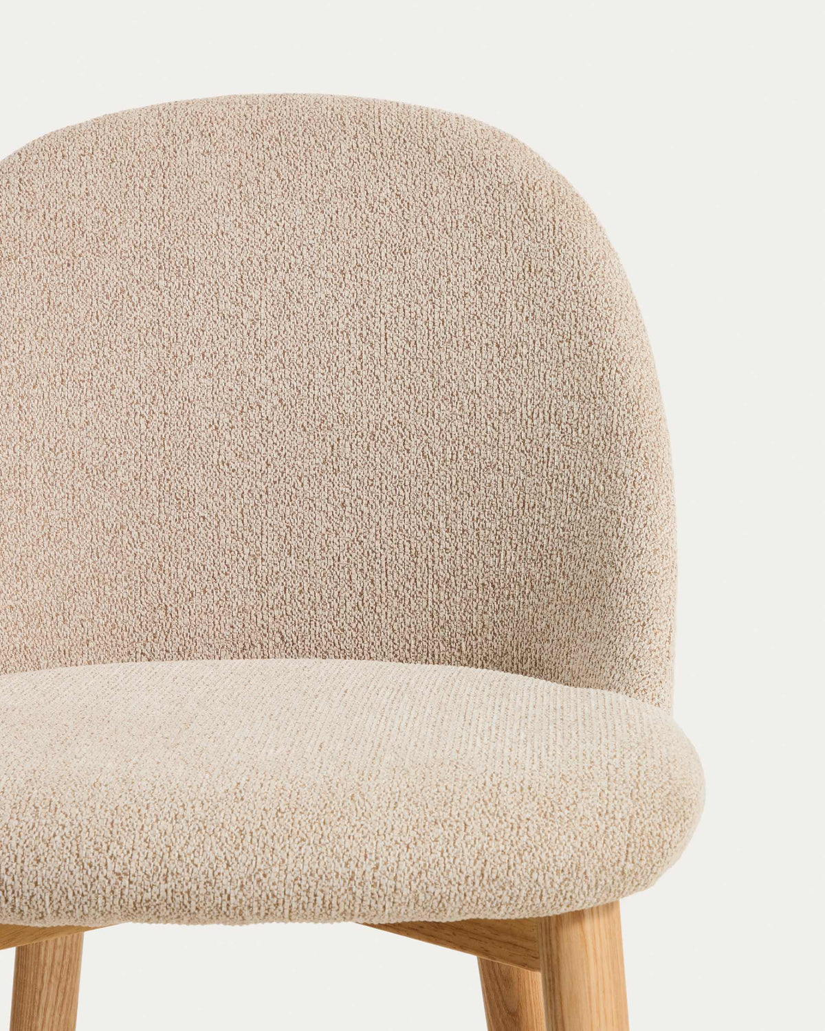 Chaise Japandi en chenille beige et pieds en bois de frêne avec finition ton naturel - Meila