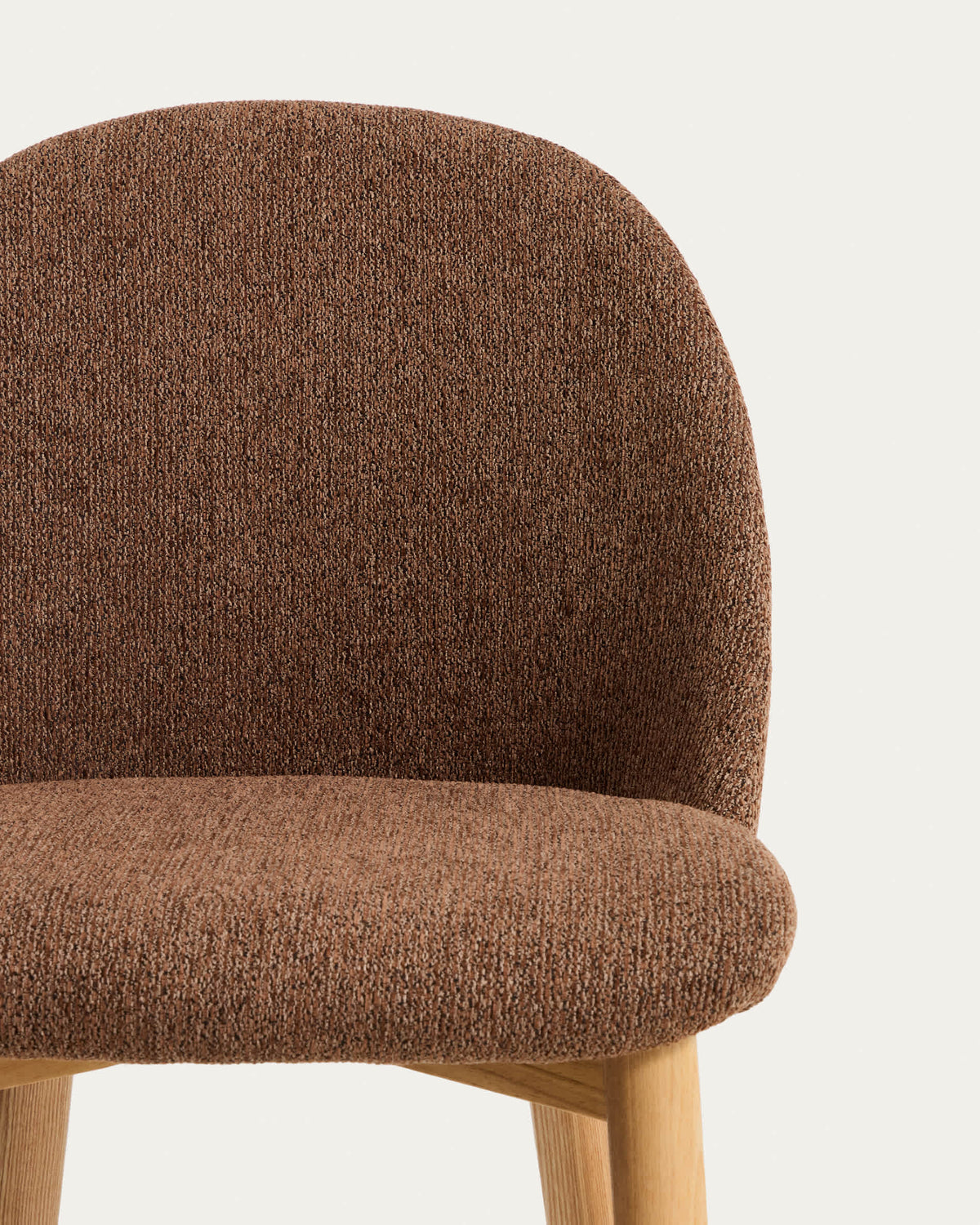 Chaise Japandi en chenille terracotta et pieds en bois de frêne avec finition ton naturel - Meila