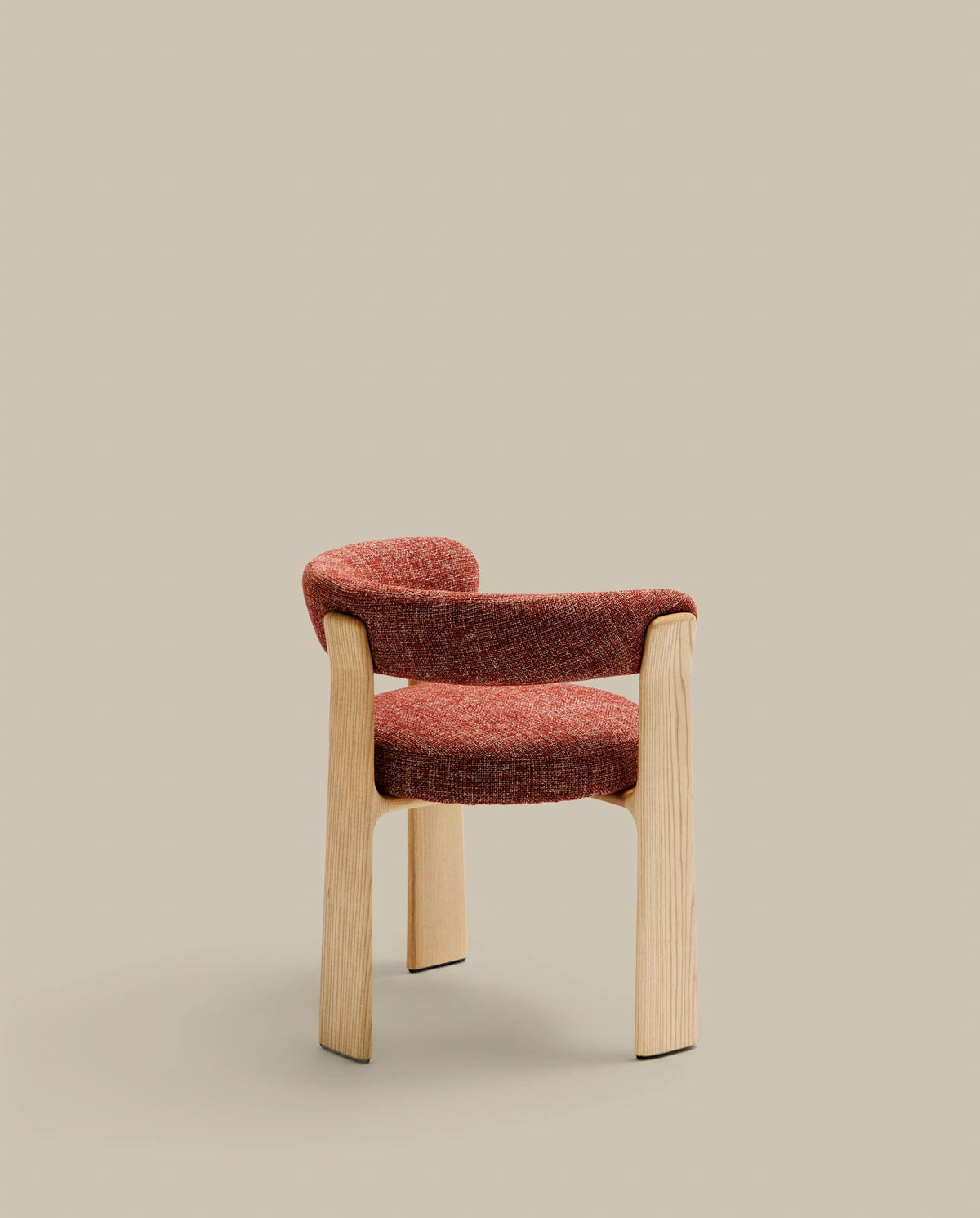 Chaise Japandi à 3 pieds en chenille terracotta et bois de frêne finition ton naturel - Granite