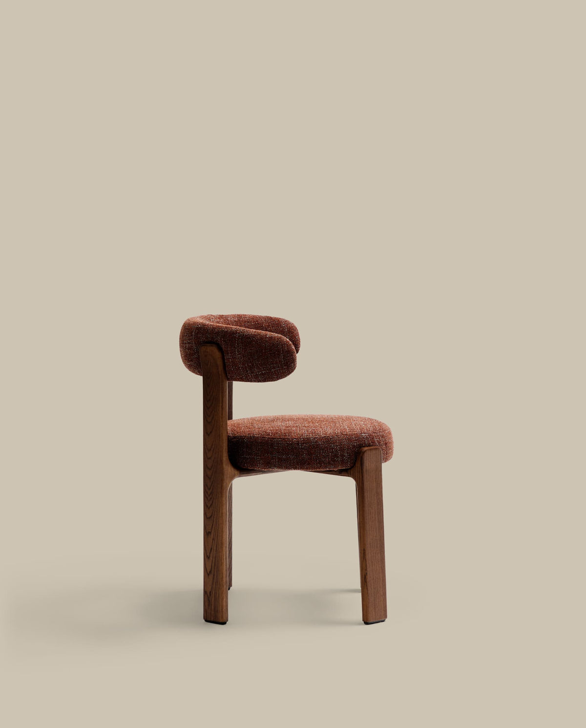 Chaise Japandi en tissu chenille marron et bois de frêne finition noyer - Granite