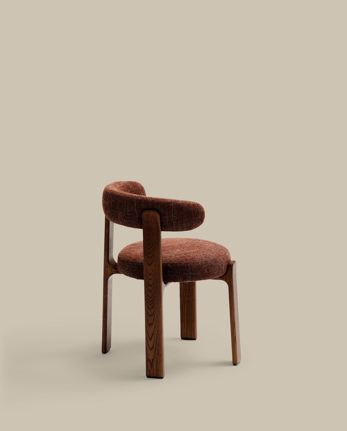 Chaise Japandi en tissu chenille marron et bois de frêne finition noyer - Granite