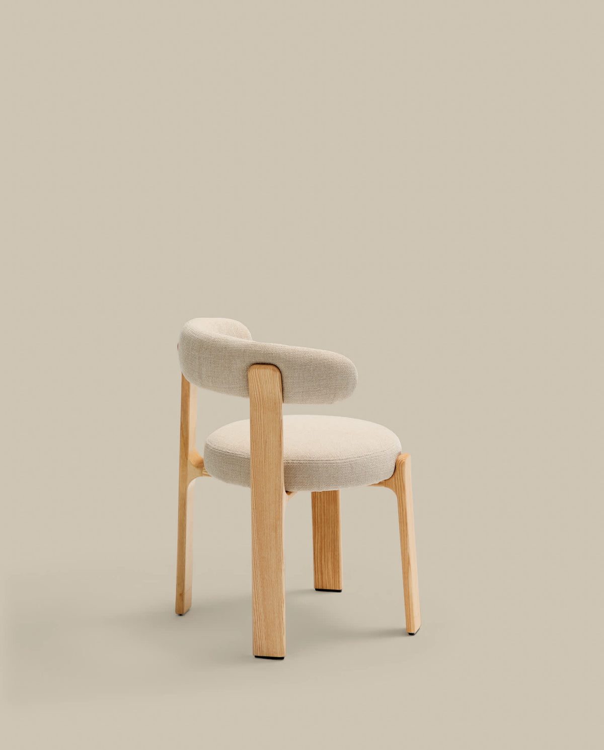 Chaise Japandi en tissu chenille beige et bois de frêne finition ton naturel - Granite