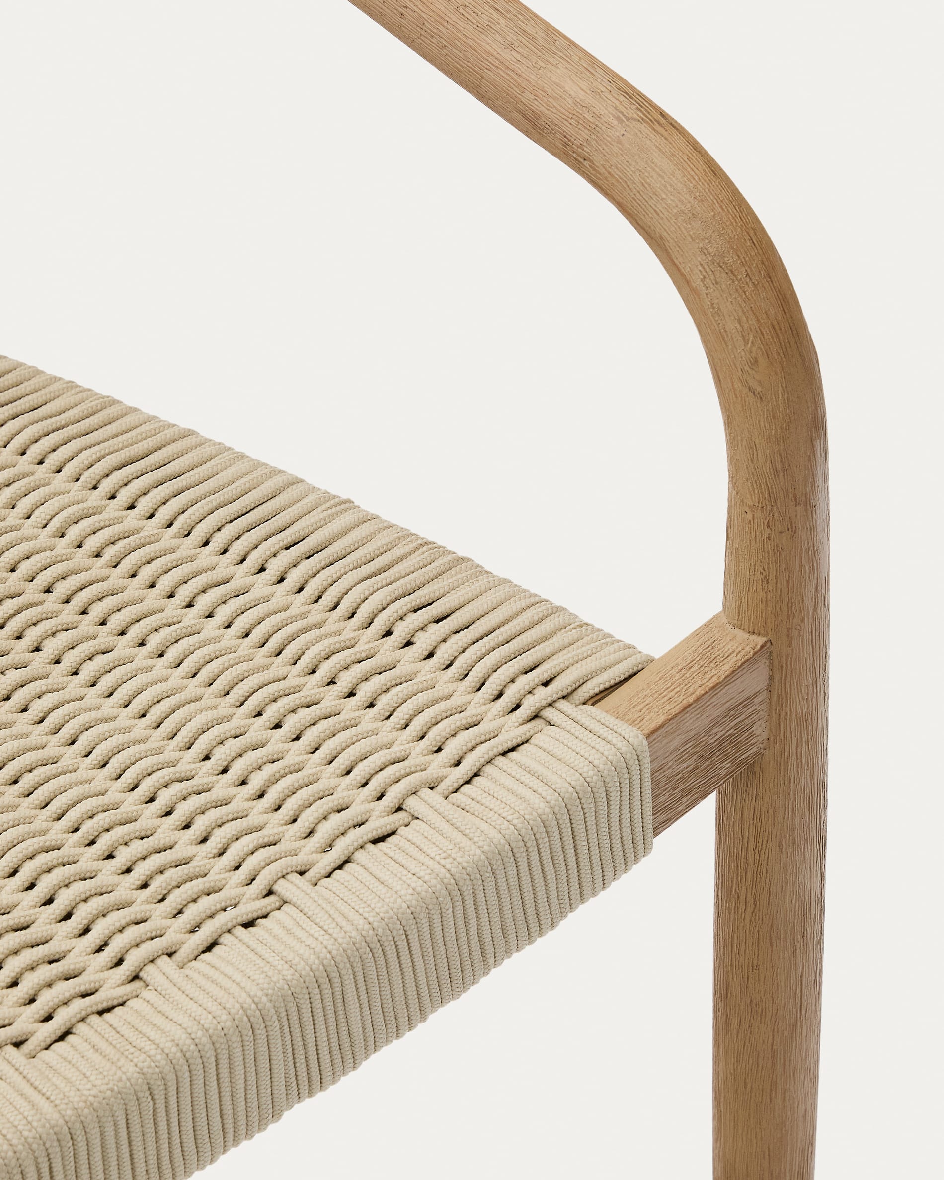 Chaise empilable Japandi en bois massif d'acacia et corde écrue - Nina