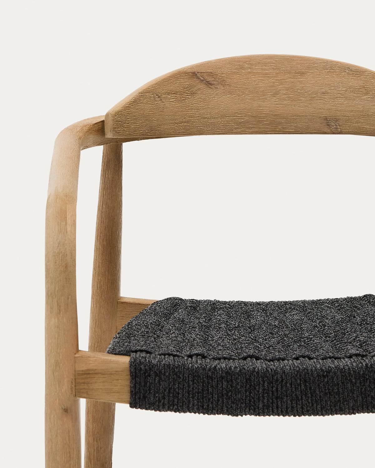 Chaise empilable Japandi en bois massif d'acacia et corde noire - Nina