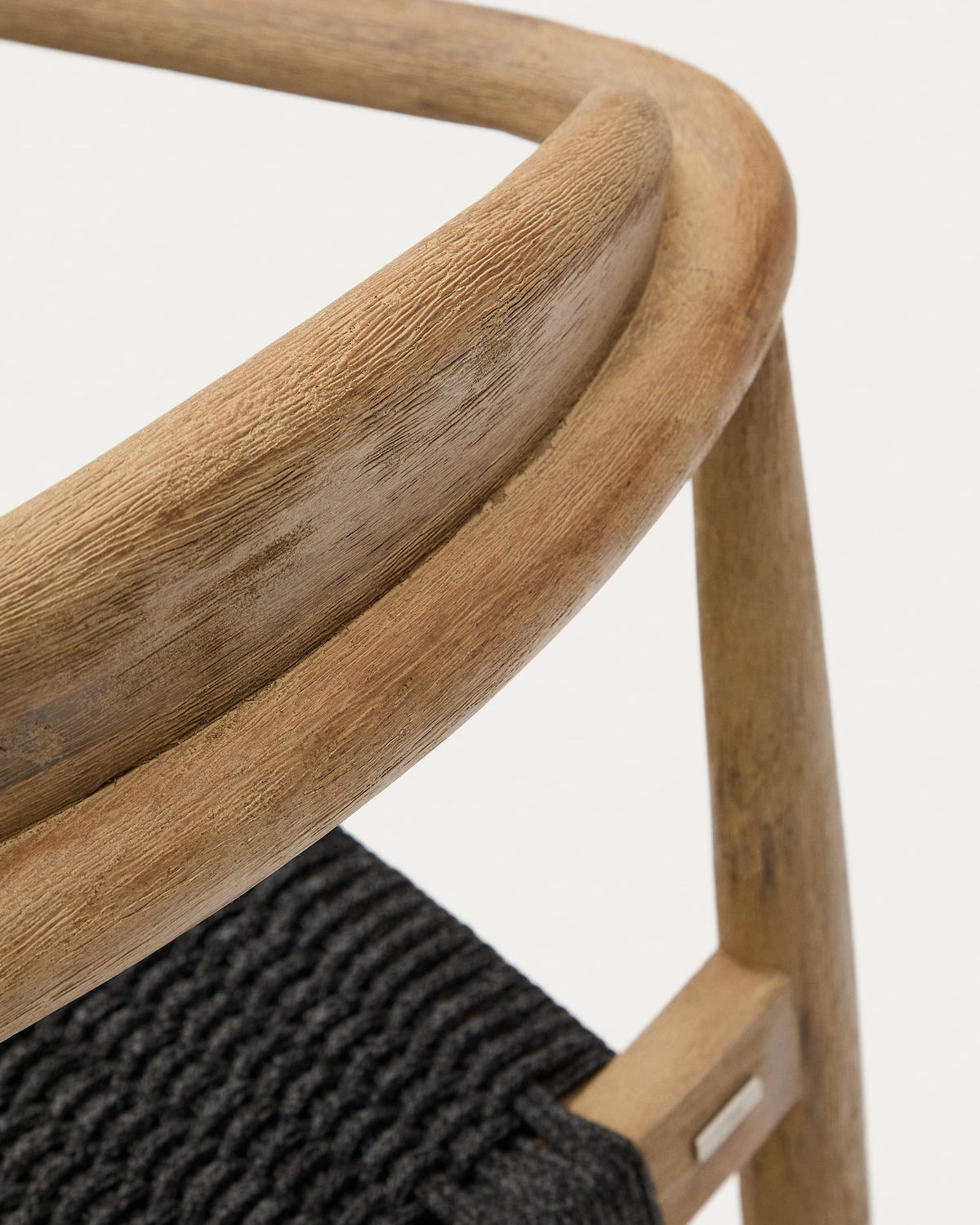 Chaise empilable Japandi en bois massif d'acacia et corde noire - Nina