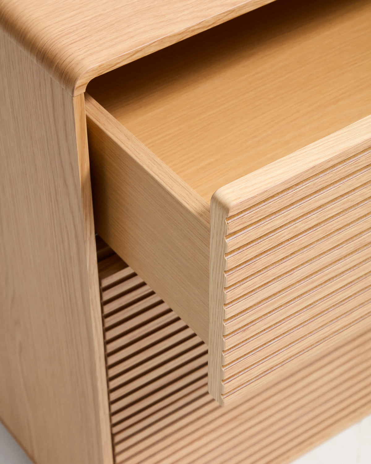 Commode Japandi 3 tiroirs en placage de chêne finition naturelle 101 x 75 cm - Norlen