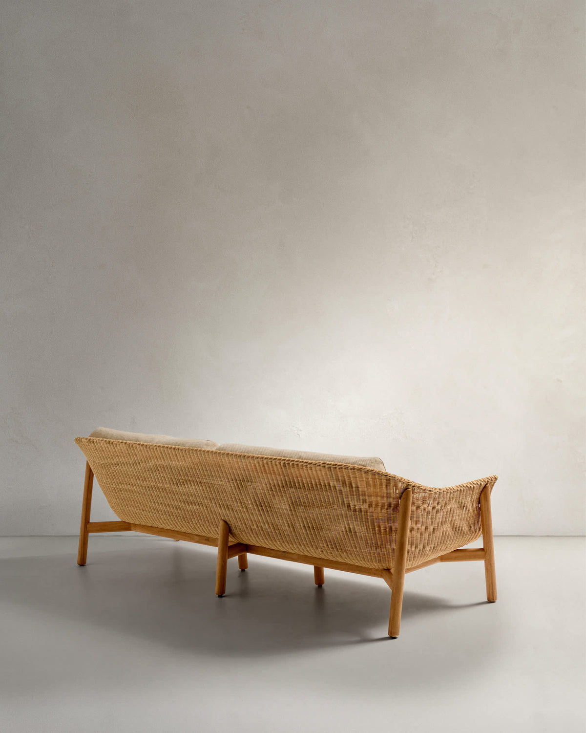 Canapé Japandi 3 places en bois de teck et rotin synthétique 223 cm - Galea