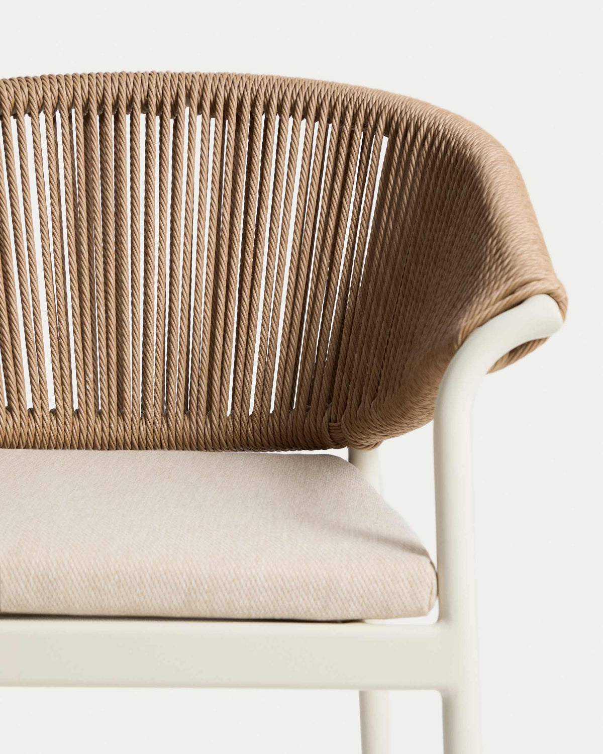 Chaise Japandi en aluminium écru et corde synthétique marron - Zuara