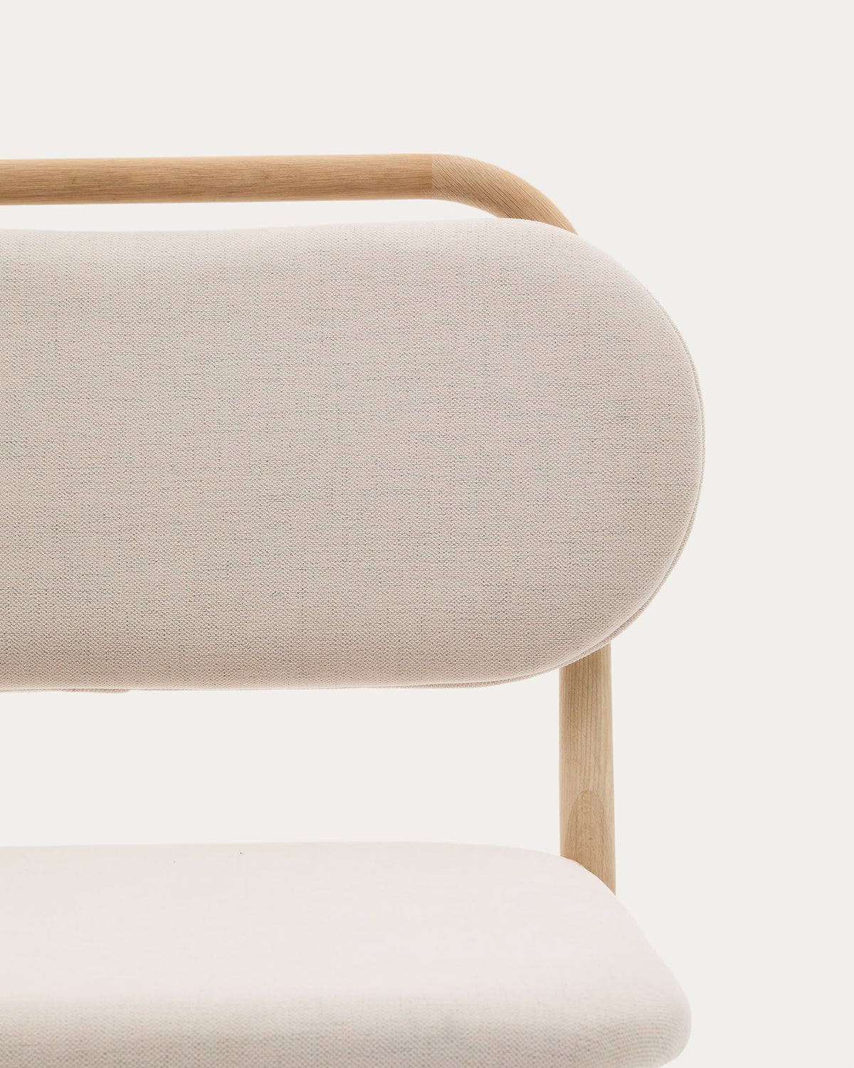 Fauteuil Japandi en tissu chenille beige et bois de chêne - Helda