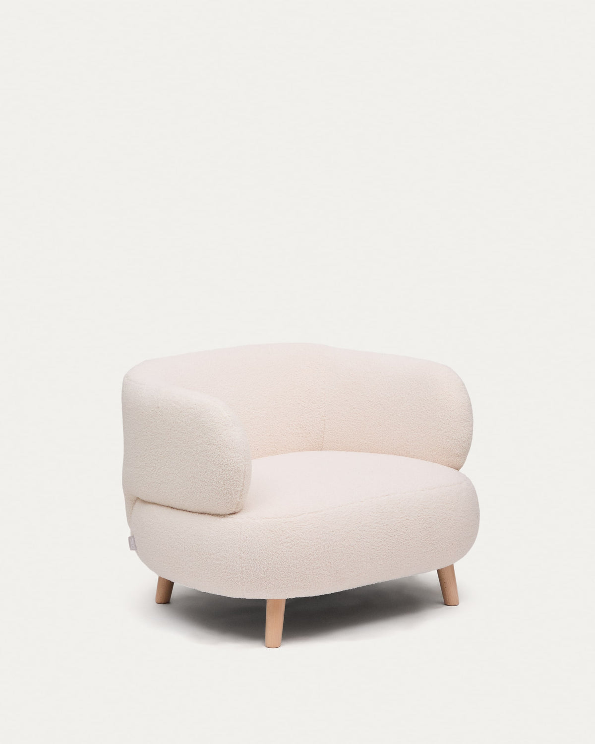 Fauteuil Japandi bouclette écru avec pieds en bois de hêtre 90 cm - Luisa