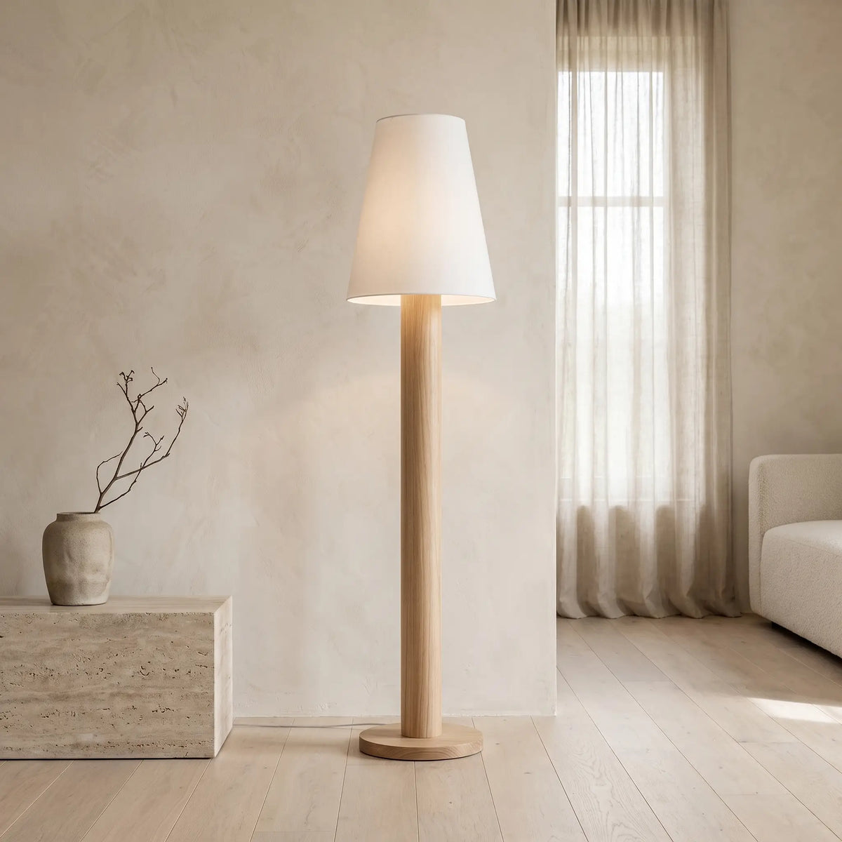 Lampadaire Japandi en bois avec finition naturelle - Marga
