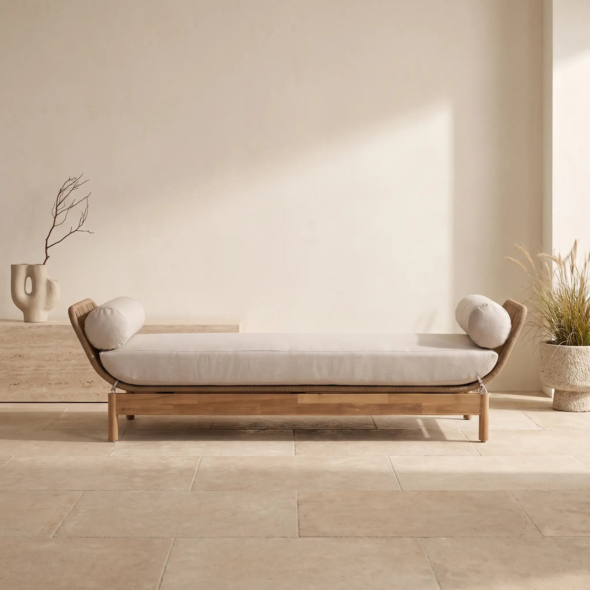 Bain de soleil Japandi beige en corde et bois d'acacia - Catalina