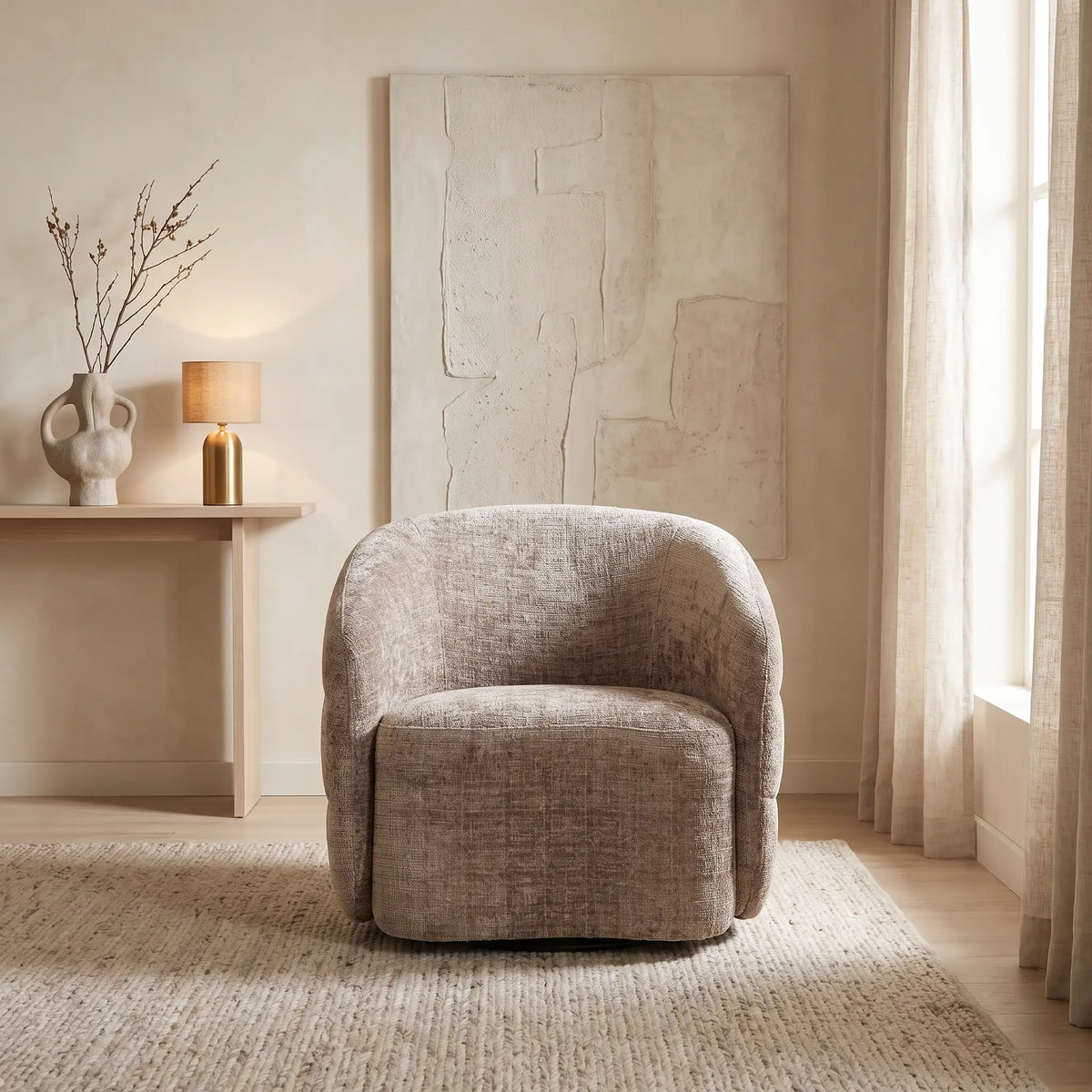 Fauteuil Japandi pivotant en tissu chenille marron - Belora