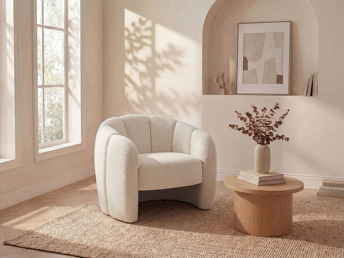 Fauteuil Japandi coquillage en tissu chenille beige - Delipo