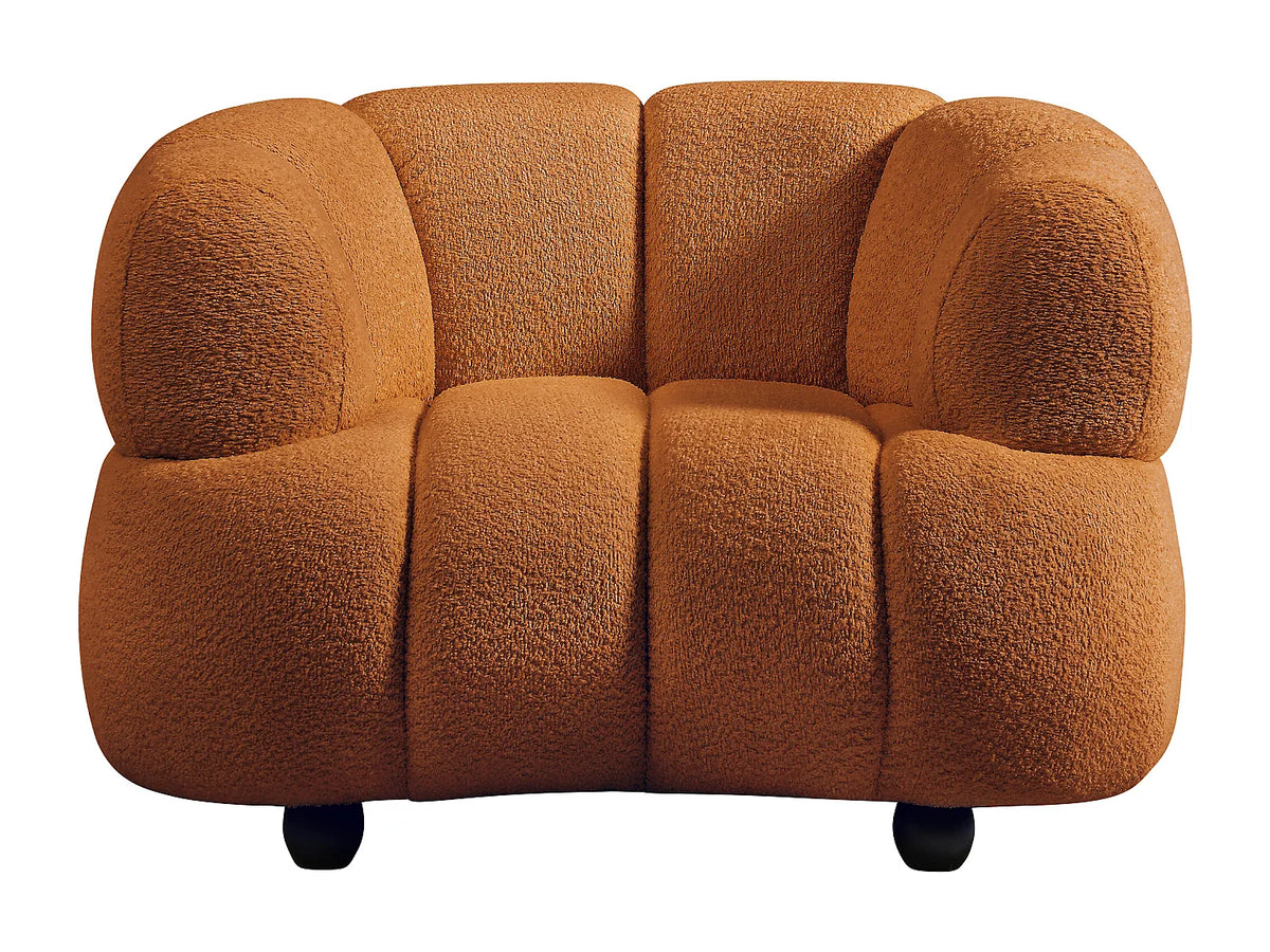 Fauteuil Japandi matelassé en bouclette terracotta avec pieds en bois - Coliani