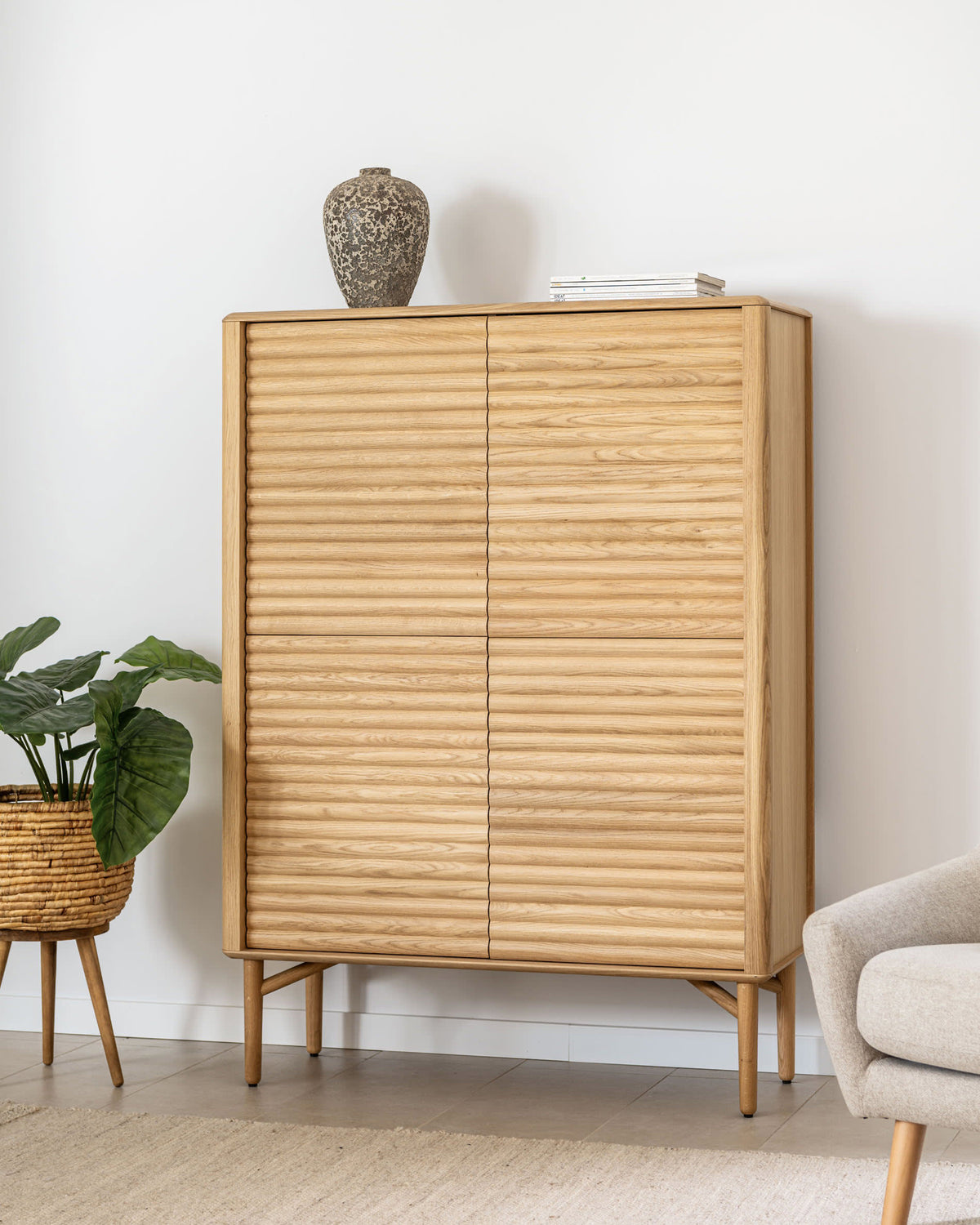 Buffet haut Japandi 4 portes en bois et placage de chêne 104,5 x 144 cm - Lenon