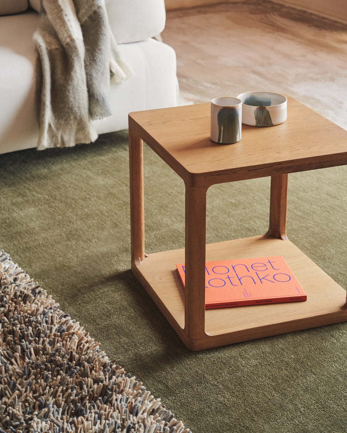 Table d'appoint Japandi en bois de chêne 50 x 50 cm - Maymai