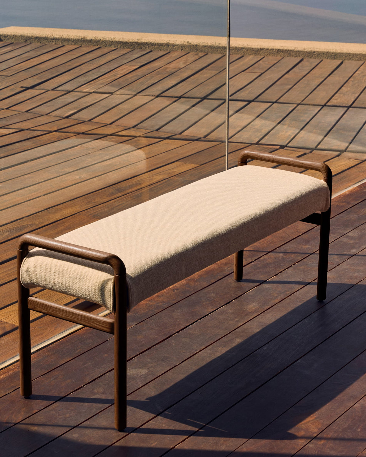 Banc Japandi déhoussable en bois de chêne finition noyer 120 cm - Macaret
