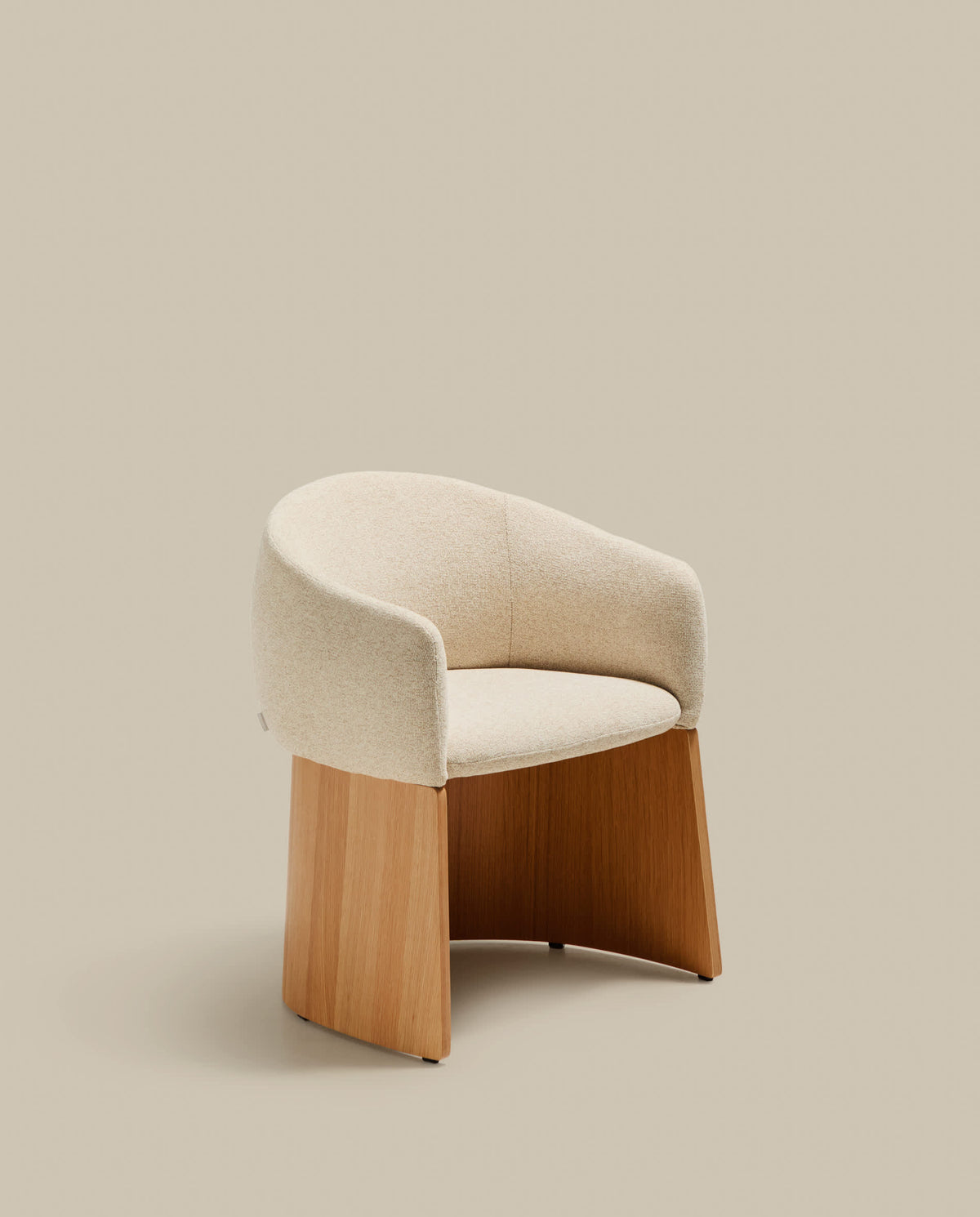 Chaise Japandi en chenille beige et placage de chêne - Bosca