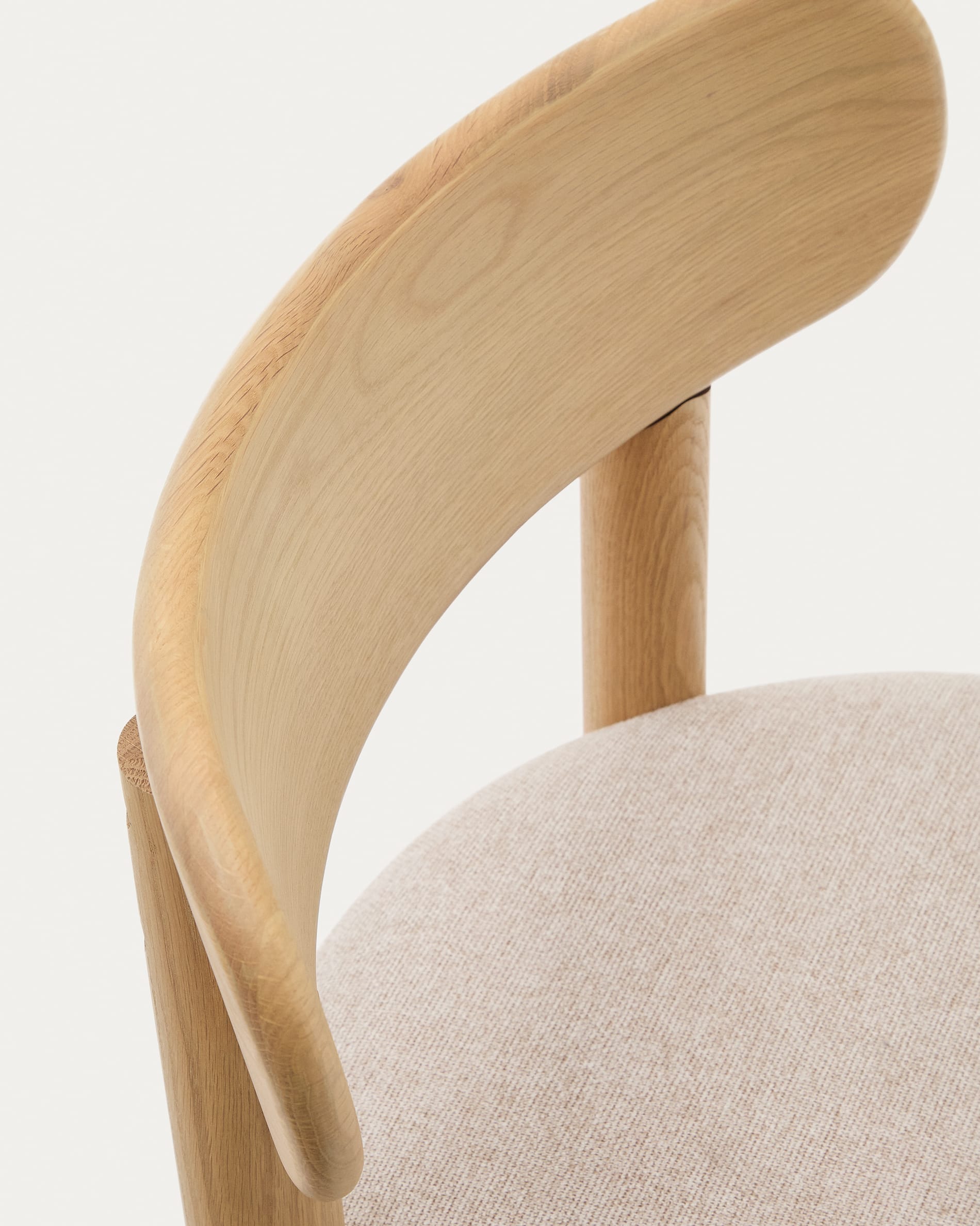 Chaise Japandi en tissu chenille beige et structure en bois de chêne finition naturelle - Nebai