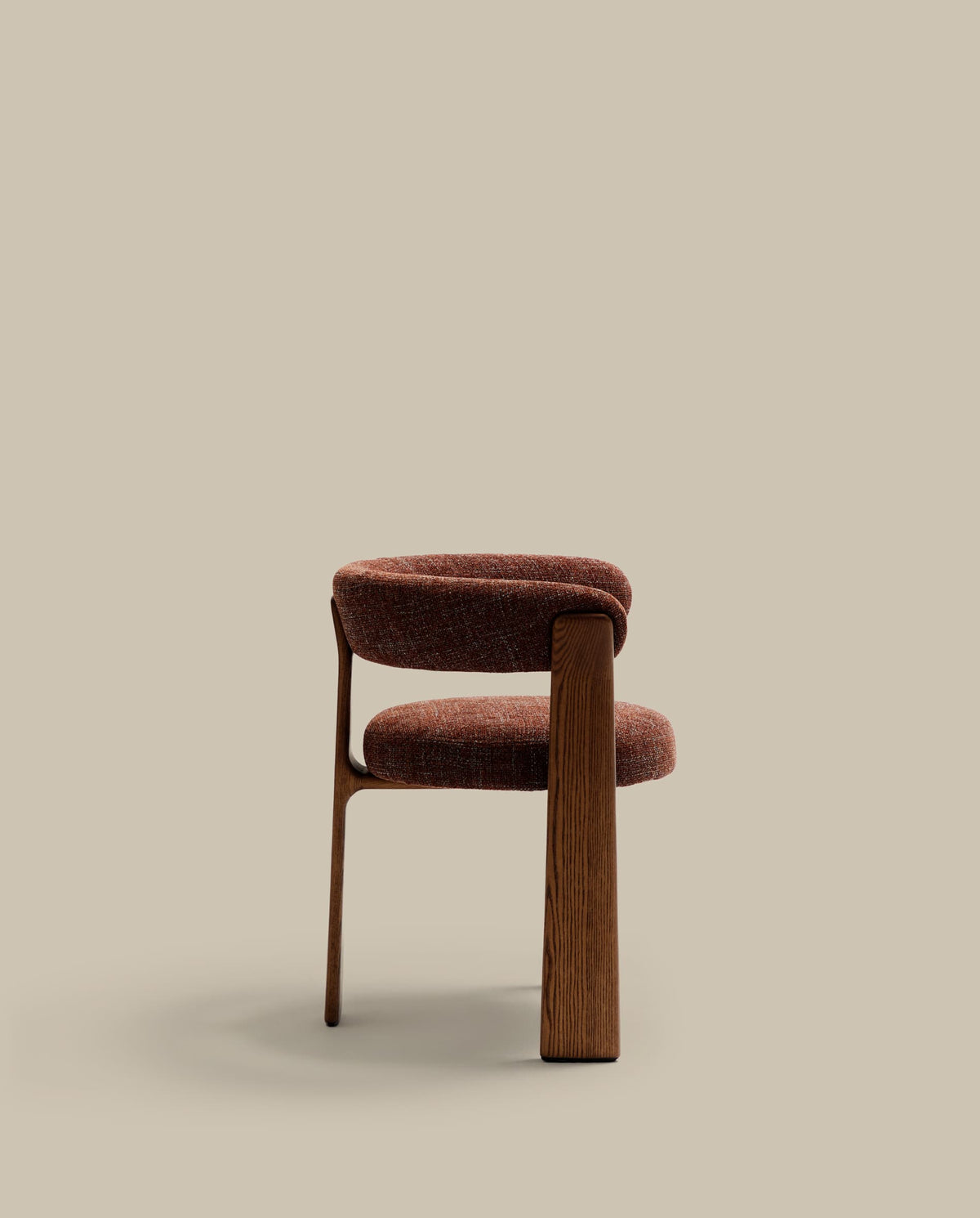 Chaise Japandi à 3 pieds en tissu chenille marron et bois de frêne finition noyer - Granite