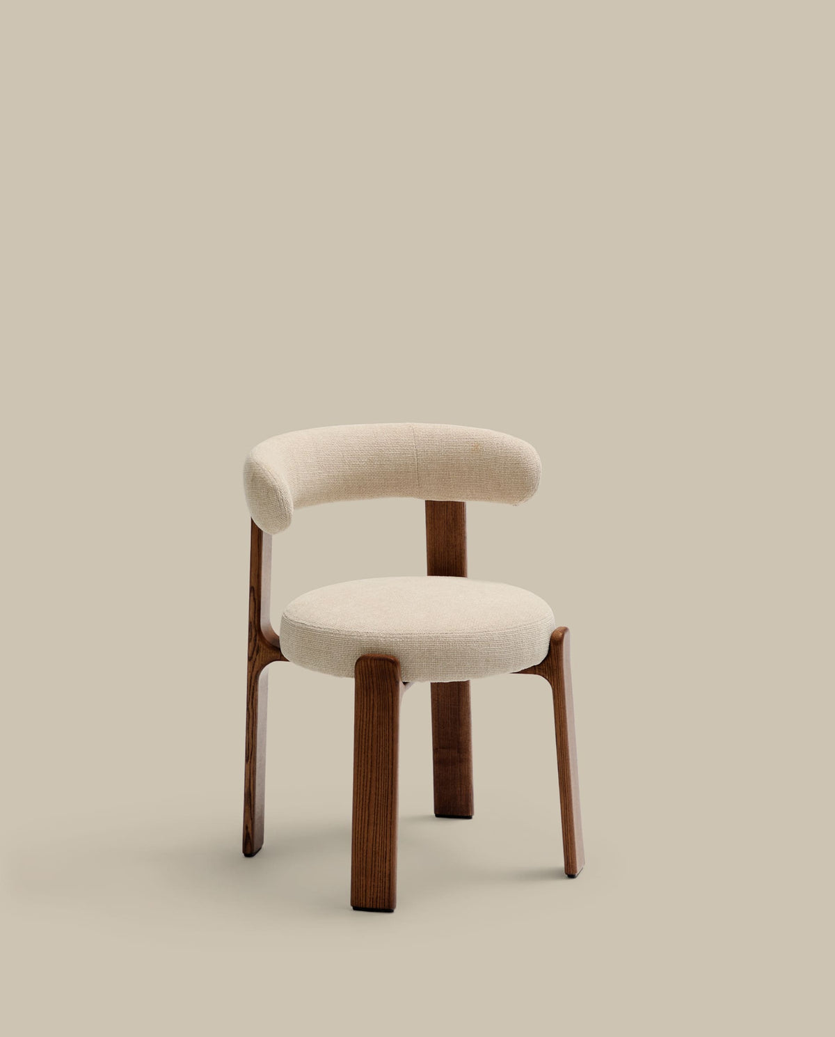 Chaise Japandi en tissu chenille beige et bois de frêne finition noyer - Granite