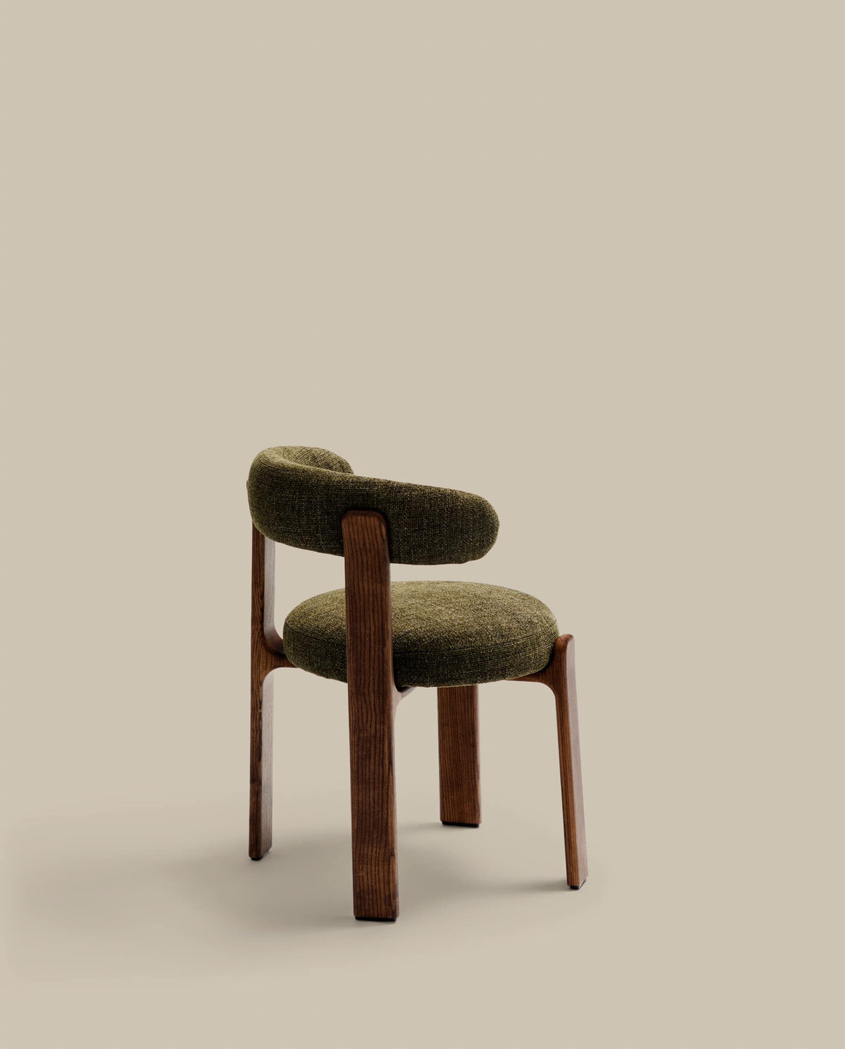 Chaise Japandi en tissu chenille vert et bois de frêne finition noyer - Granite