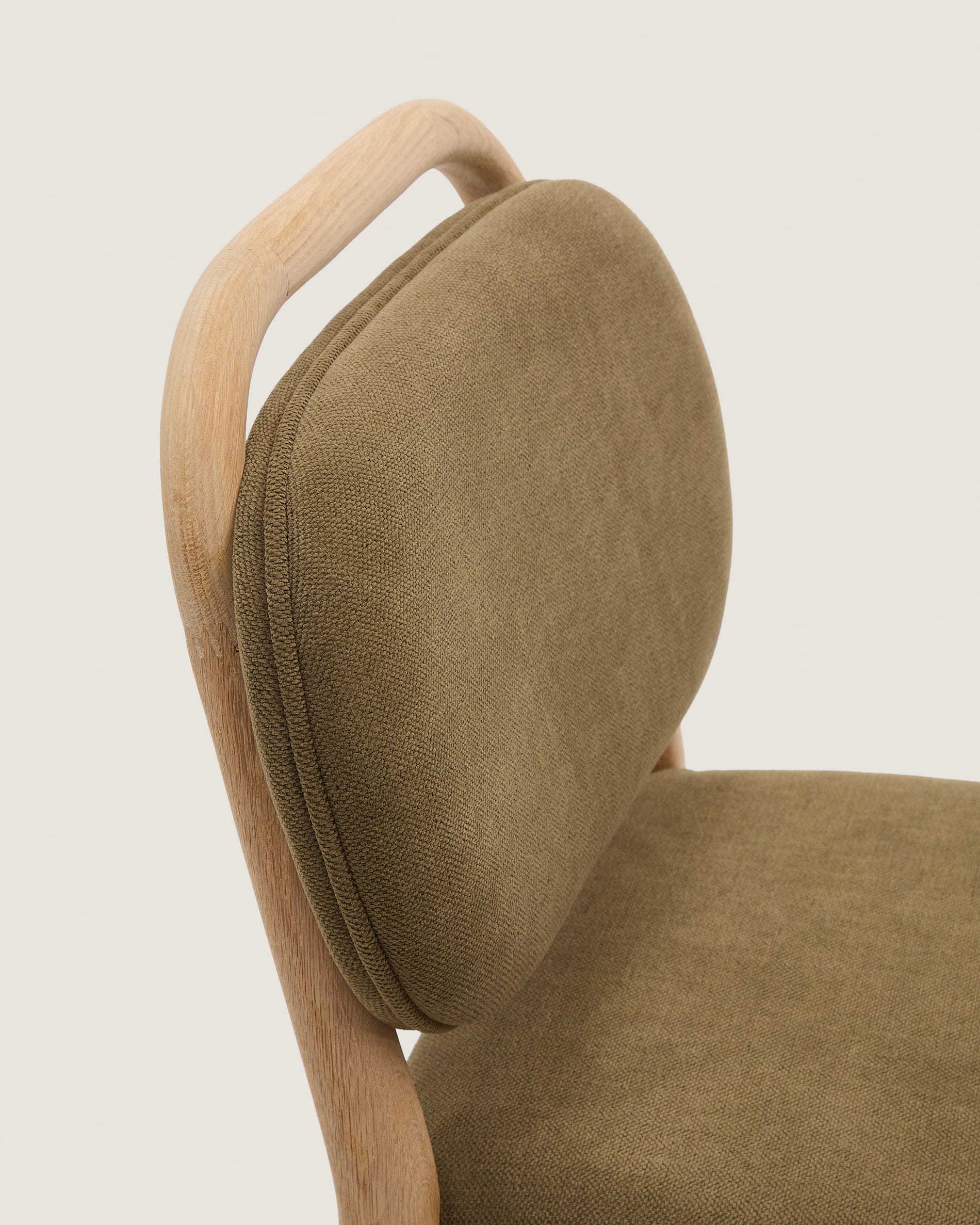 Tabouret Japandi en chenille verte et bois de chêne 65 cm - Helda
