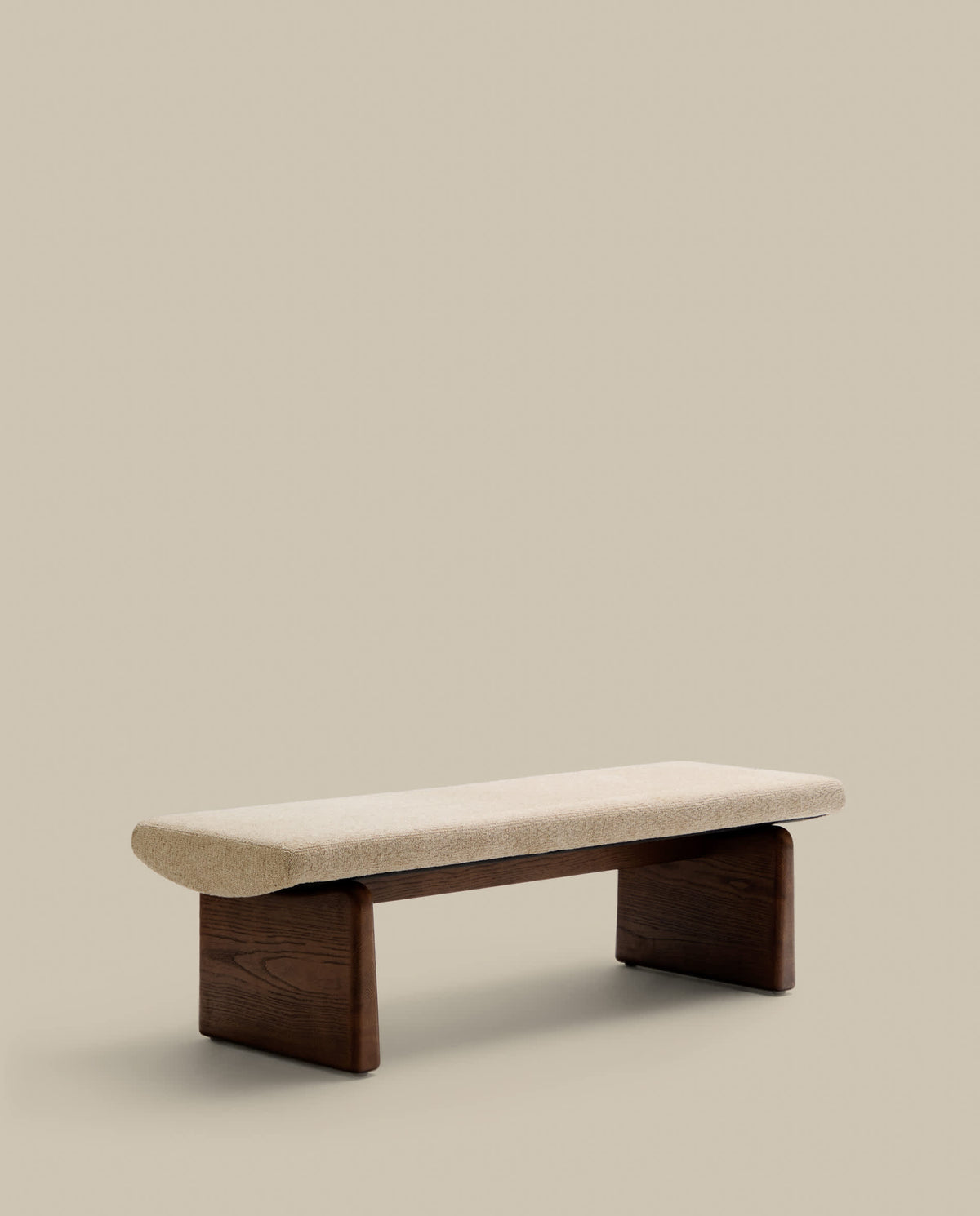 Banc Japandi en chenille beige et bois de frêne finition noyer 150 cm - Topaz
