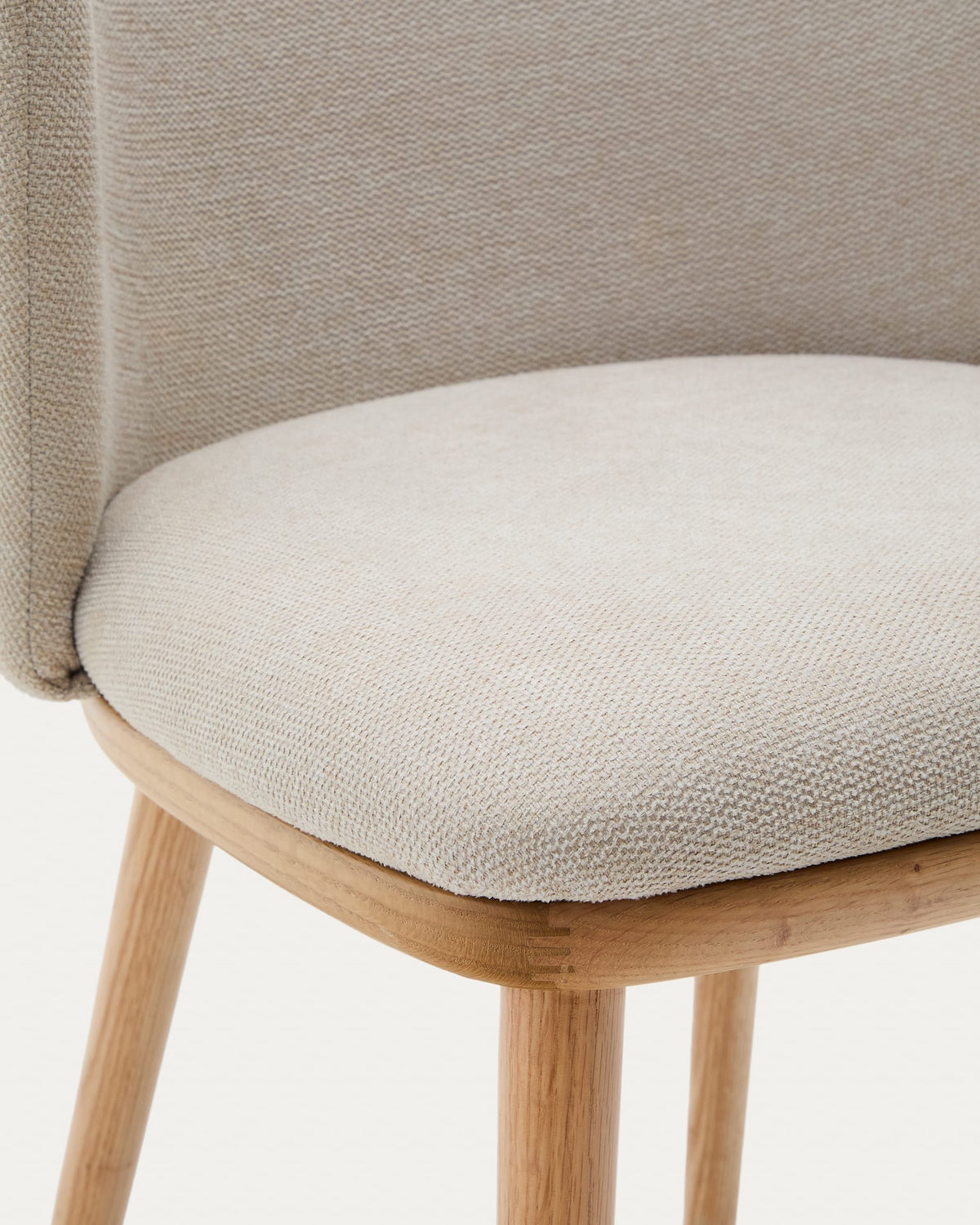 Chaise Japandi chenille beige et bois de frêne finition ton naturel - Ciselia