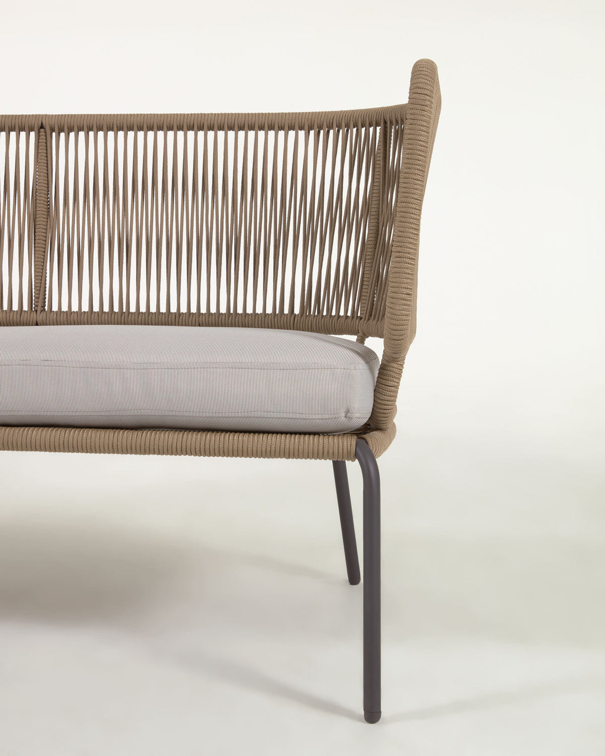 Canapé Japandi 2 places en corde beige et pieds en acier galvanisé 135 cm - Nadin