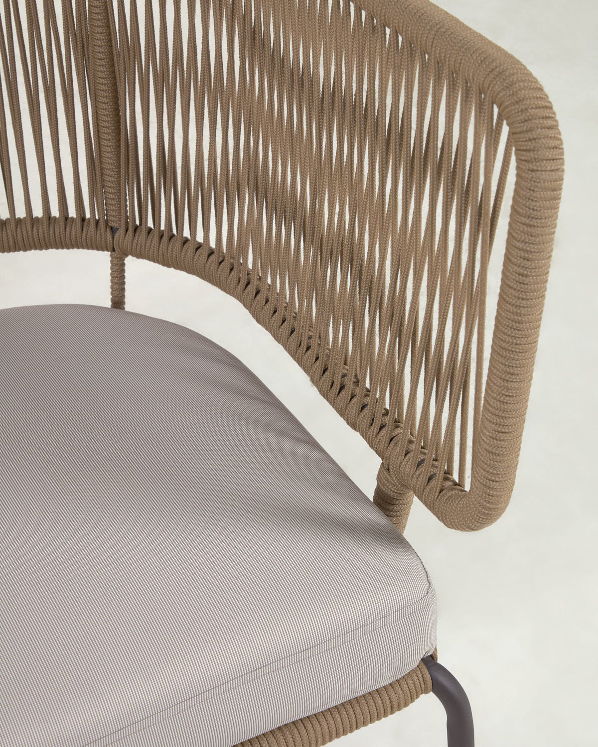 Canapé Japandi 2 places en corde beige et pieds en acier galvanisé 135 cm - Nadin