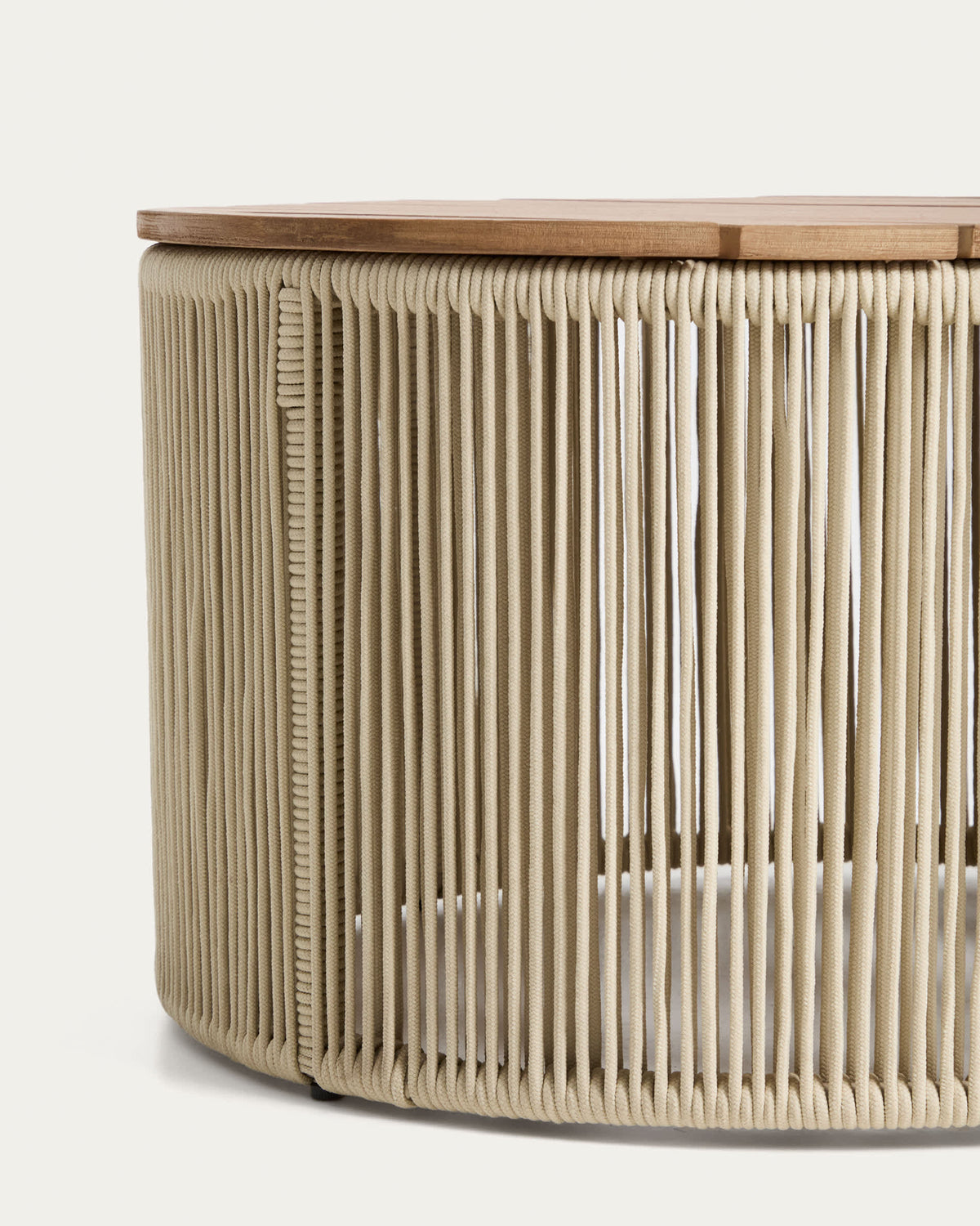 Table basse Japandi en acier, corde écrue et bois d'acacia Ø 70 cm - Dandara