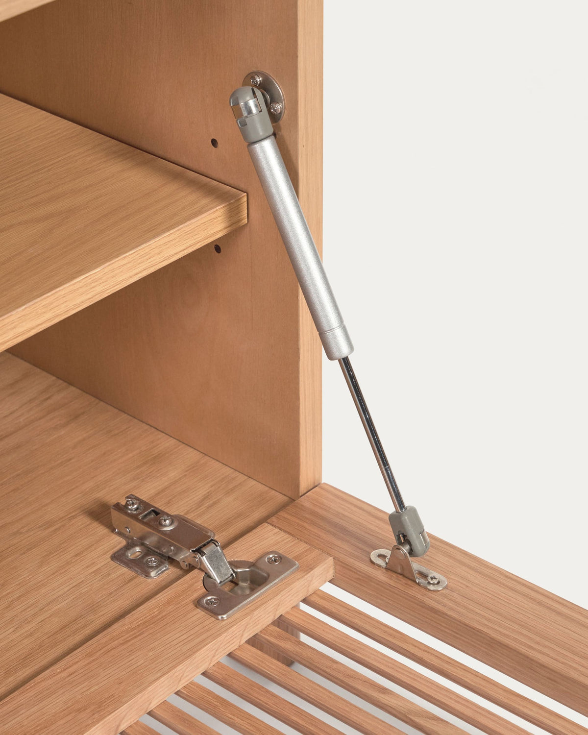 Meuble TV Japandi 2 portes en bois de frêne et placage de chêne 180 x 49,5 cm - Beyla