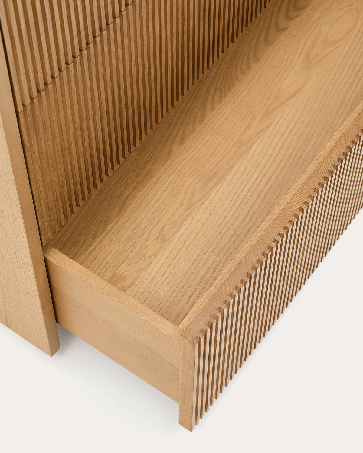 Commode Japandi 3 tiroirs en placage de chêne 90 x 78 cm - Helvine