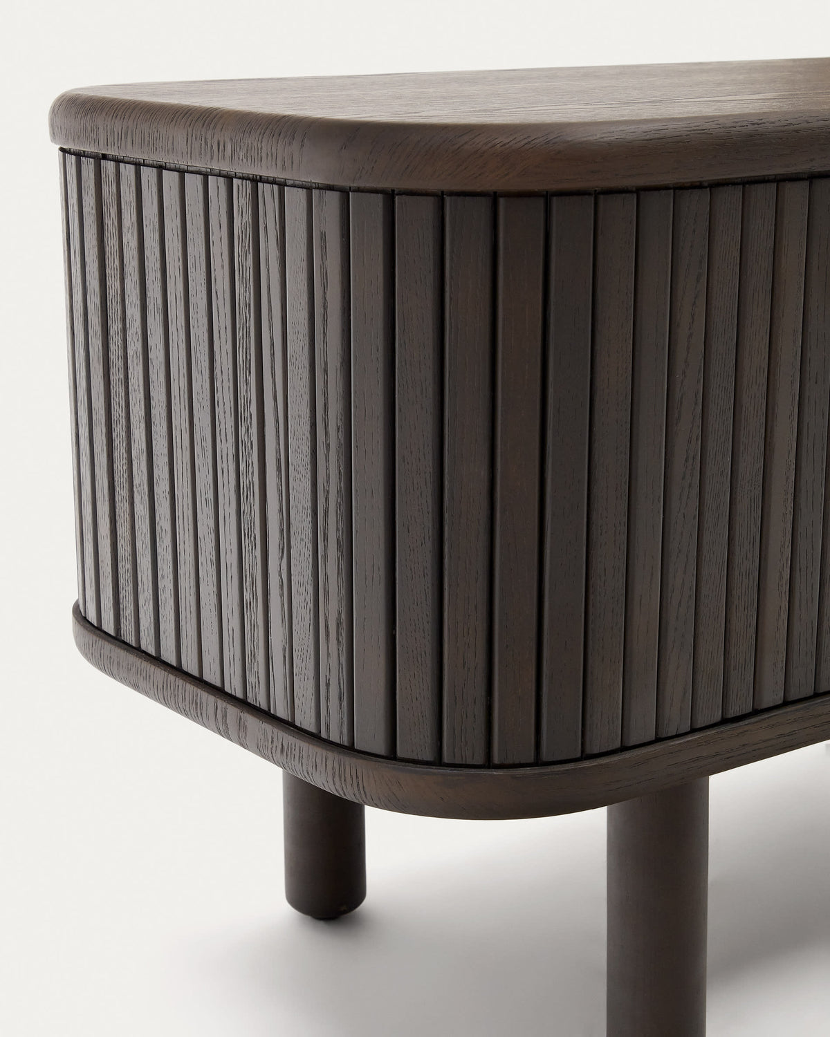Table de chevet Japandi en placage de frêne finition foncée 50 x 55 cm - Mailen