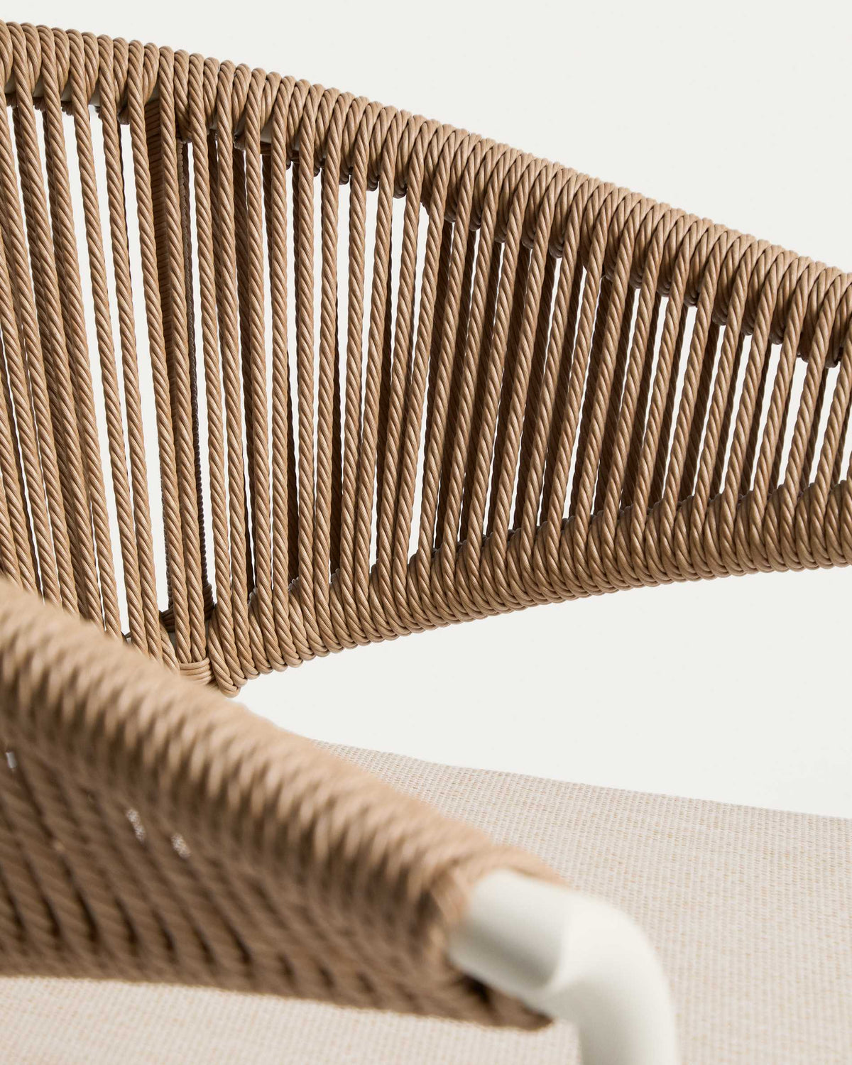 Chaise Japandi en aluminium écru et corde synthétique marron - Zuara