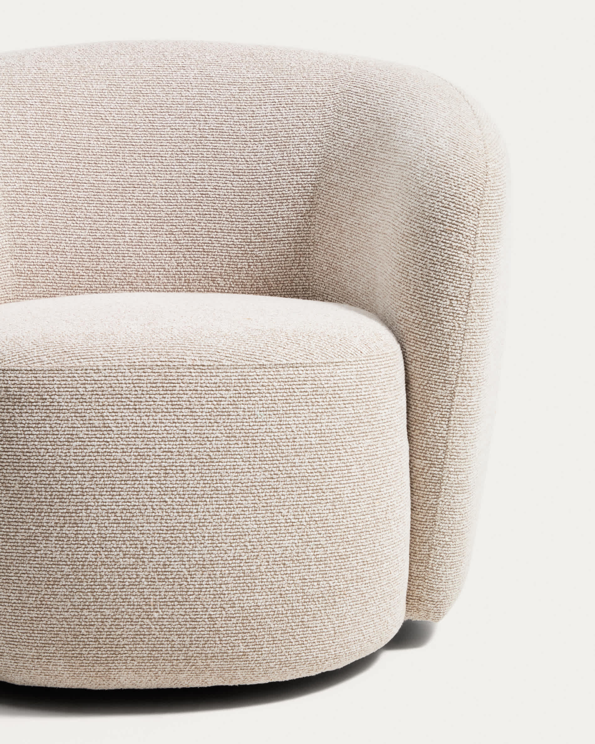 Fauteuil pivotant Japandi en micro bouclé beige - Odenia