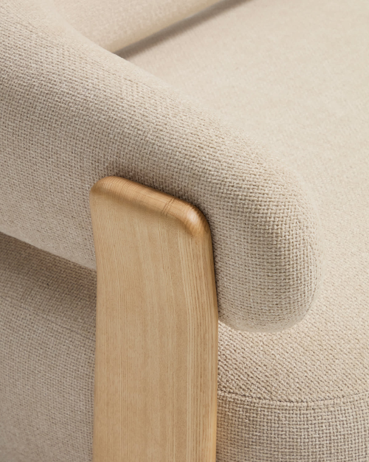 Canapé Japandi 2 places en chenille beige et pieds en bois de frêne finition naturelle 155 cm - Granite