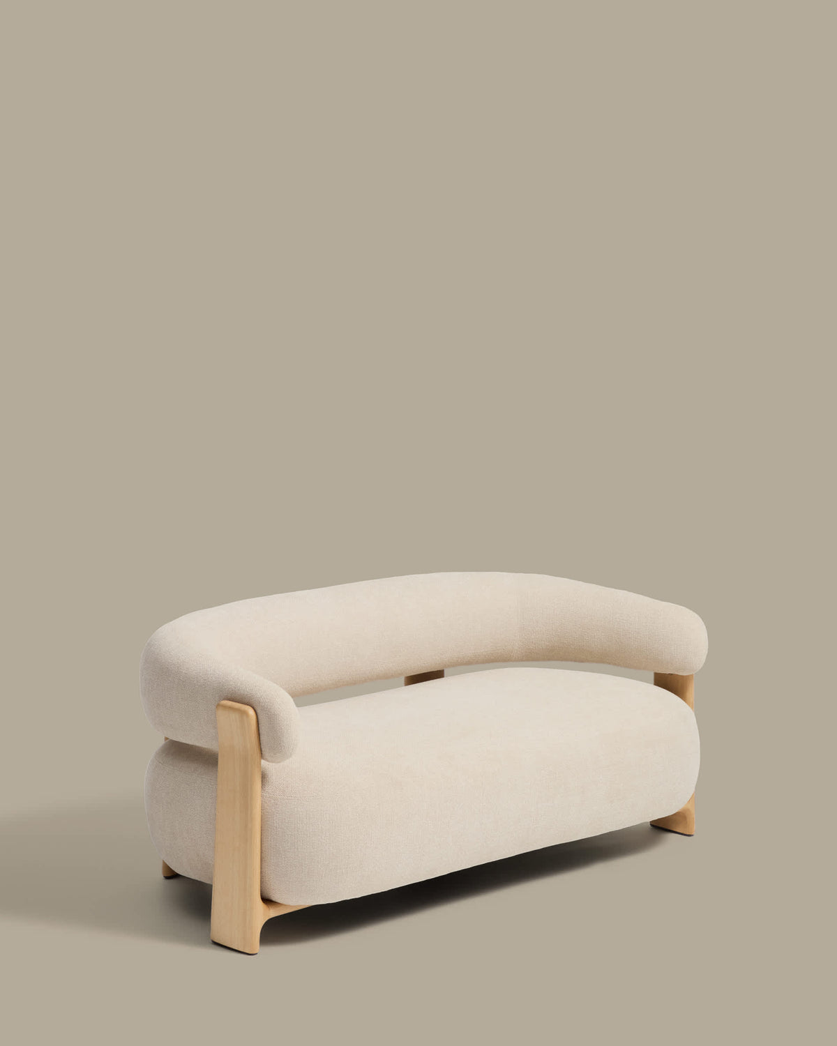 Canapé Japandi 2 places en chenille beige et pieds en bois de frêne finition naturelle 155 cm - Granite